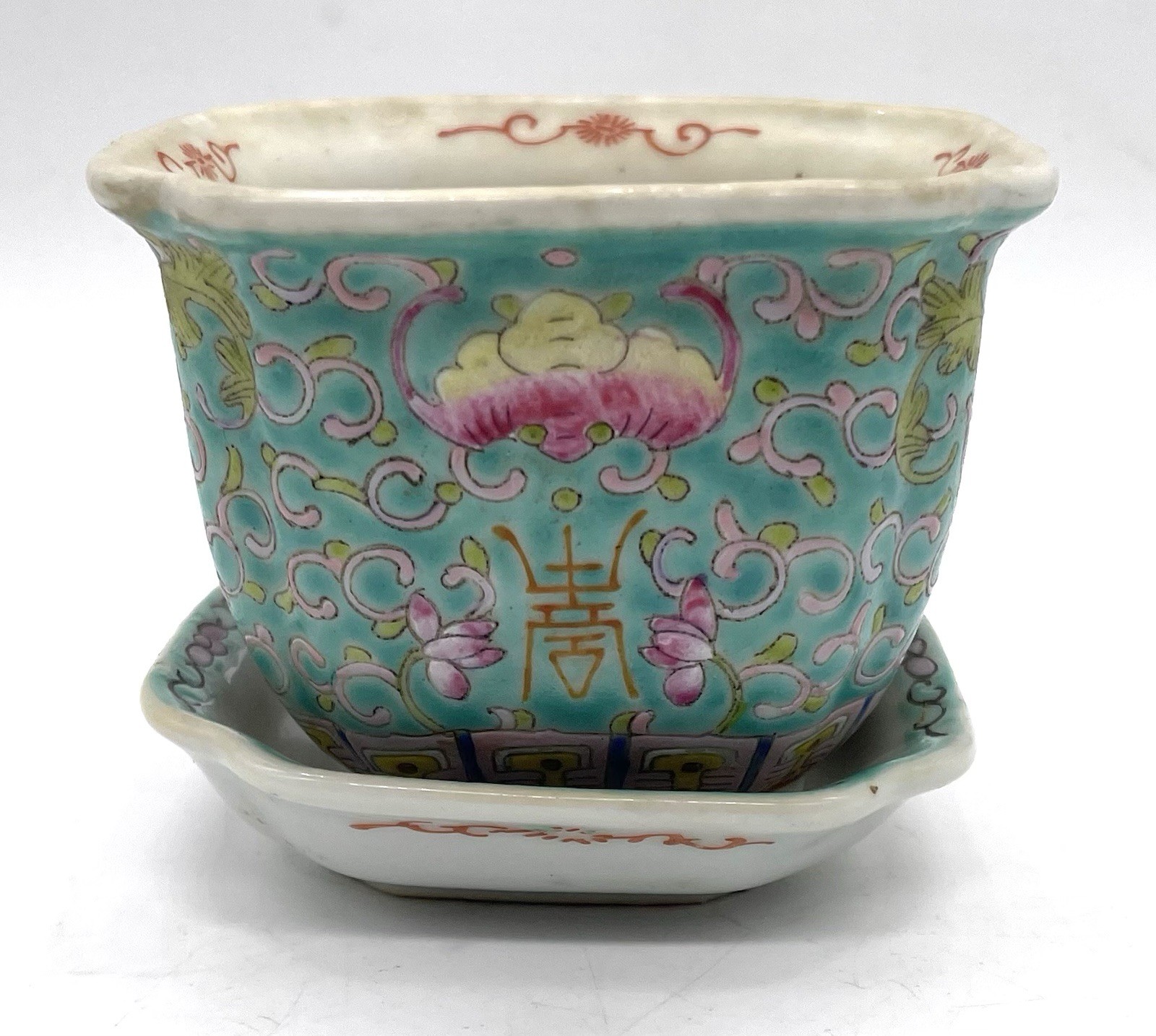 Antique famille rose Porcelain Flowerpot & Base Tray Antique famille rose Porcelain Flowerpot & Base Tray