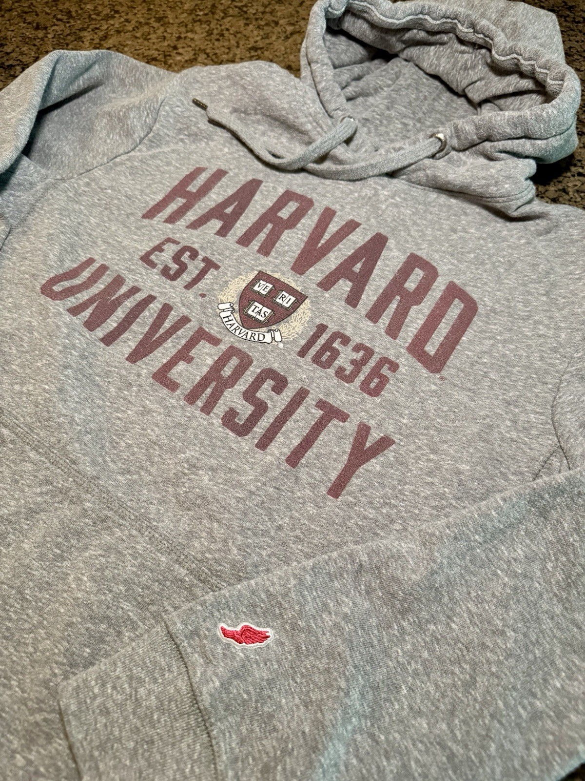 Harvard University Gray Hoodie Sweatshirt Sz MEDIUM Ivy League Veritas Crest Harvard University Gray Hoodie Sweatshirt Sz MEDIUM Ivy League Veritas Crest