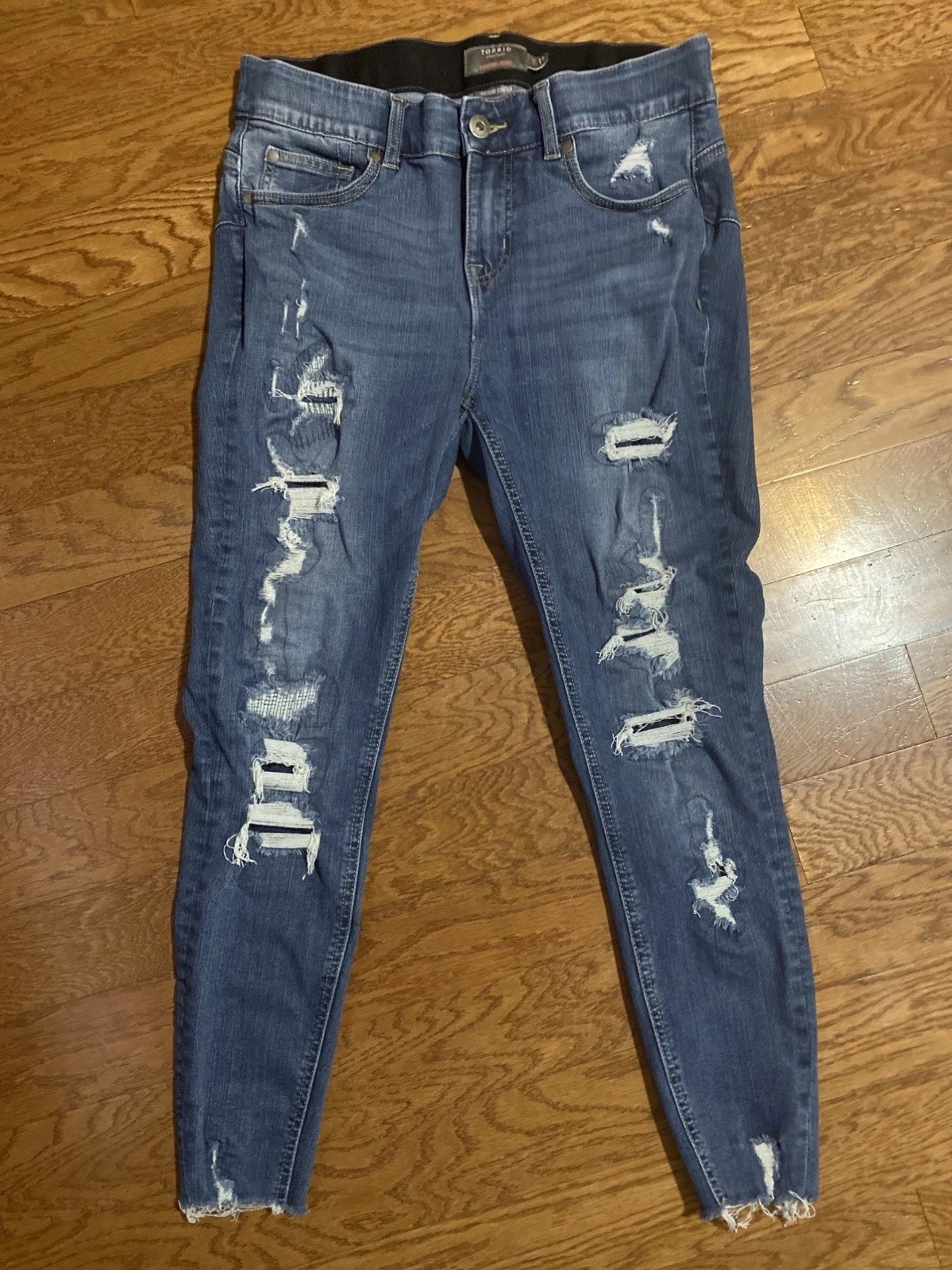 Torrid Bombshell Skinny Jeans                  High Rise Stretch Denim 