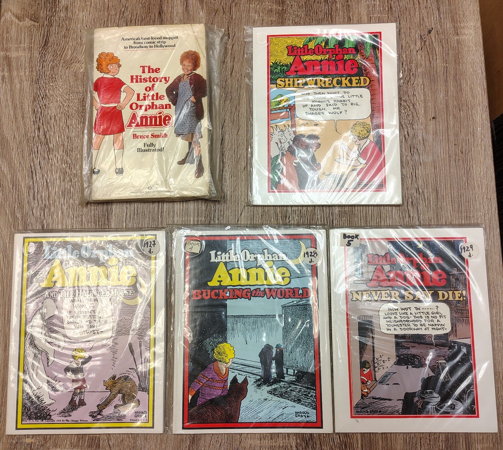 Pacific Comics Little Orphan Annie Lot 5 Books VF/NM Harold Gray Tony Raiola