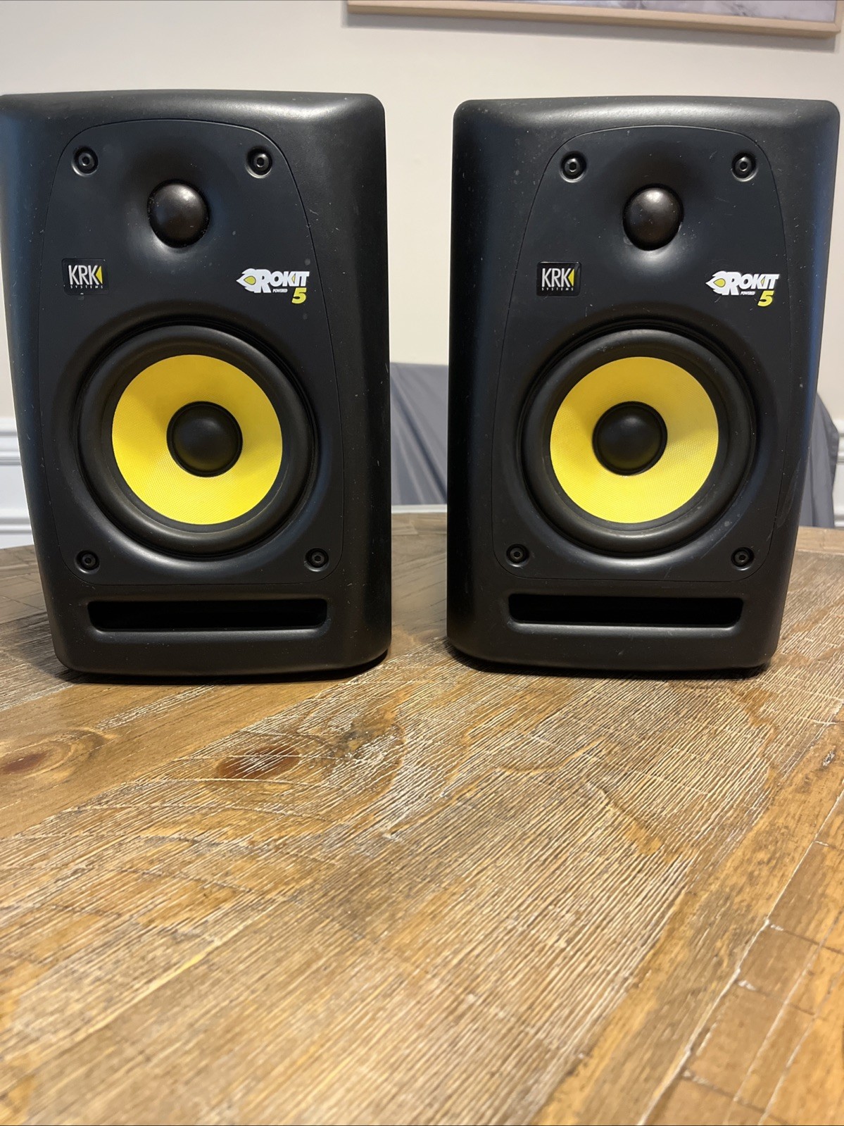 KRK Rokit 5 59107 RPG2 Powered Studio Monitors KRK Rokit 5 59107 RPG2 Powered Studio Monitors