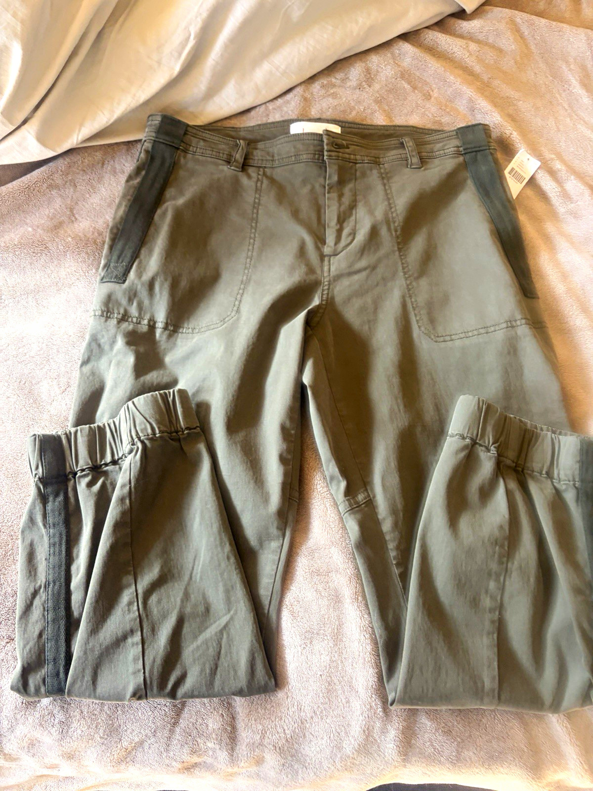 Anthropologie Women’s Green Chino Pants Solid Flat Front Petite 10P Anthropologie Women’s Green Chino Pants Solid Flat Front Petite 10P