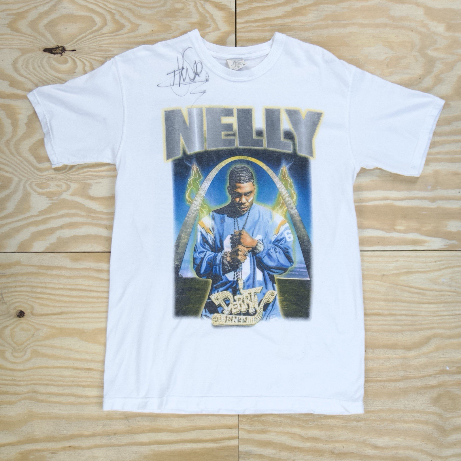 RARE Authographed by Nelly Official Whole Lotta Hits Tour Merch 2019 RARE Authographed by Nelly Official Whole Lotta Hits Tour Merch 2019