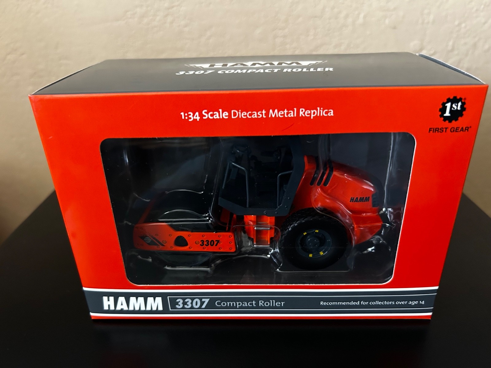 first gear 1:34 scale Hamm compact roller new in box first gear 1:34 scale Hamm compact roller new in box