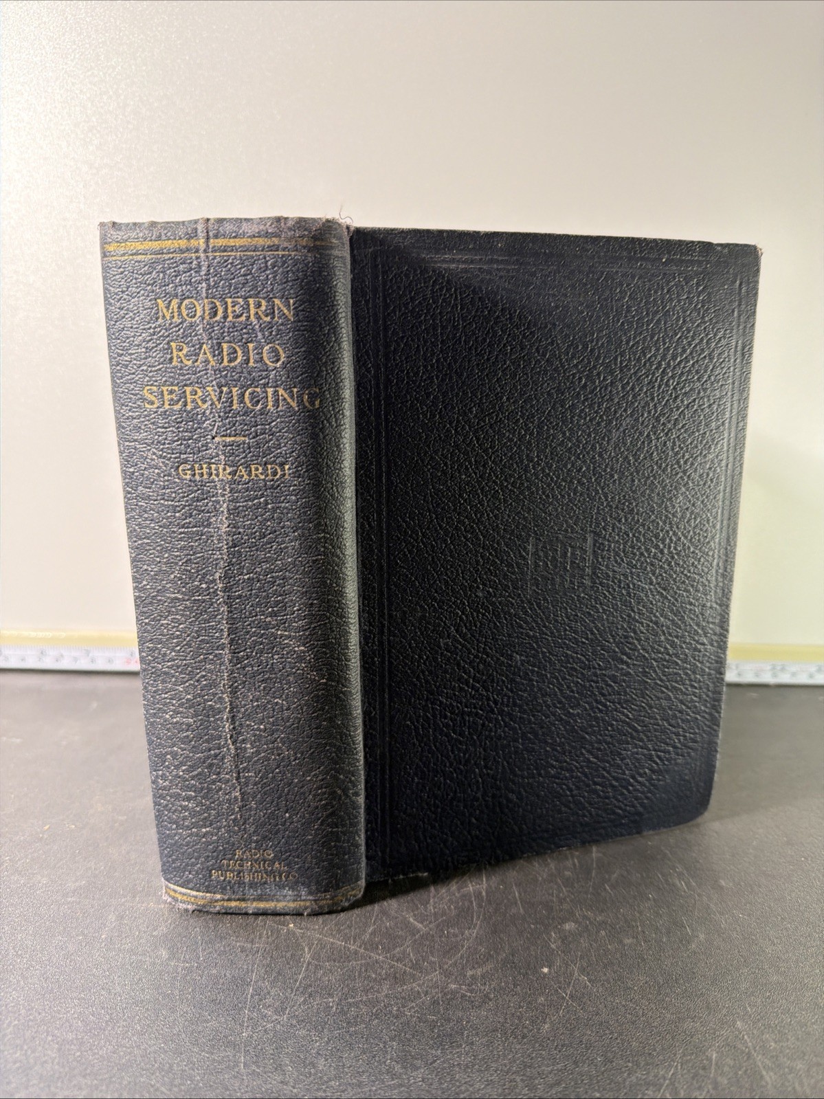 Vintage Modern Radio Servicing Book by Alfred Ghirardi 1935 First Edition Vintage Modern Radio Servicing Book by Alfred Ghirardi 1935 First Edition