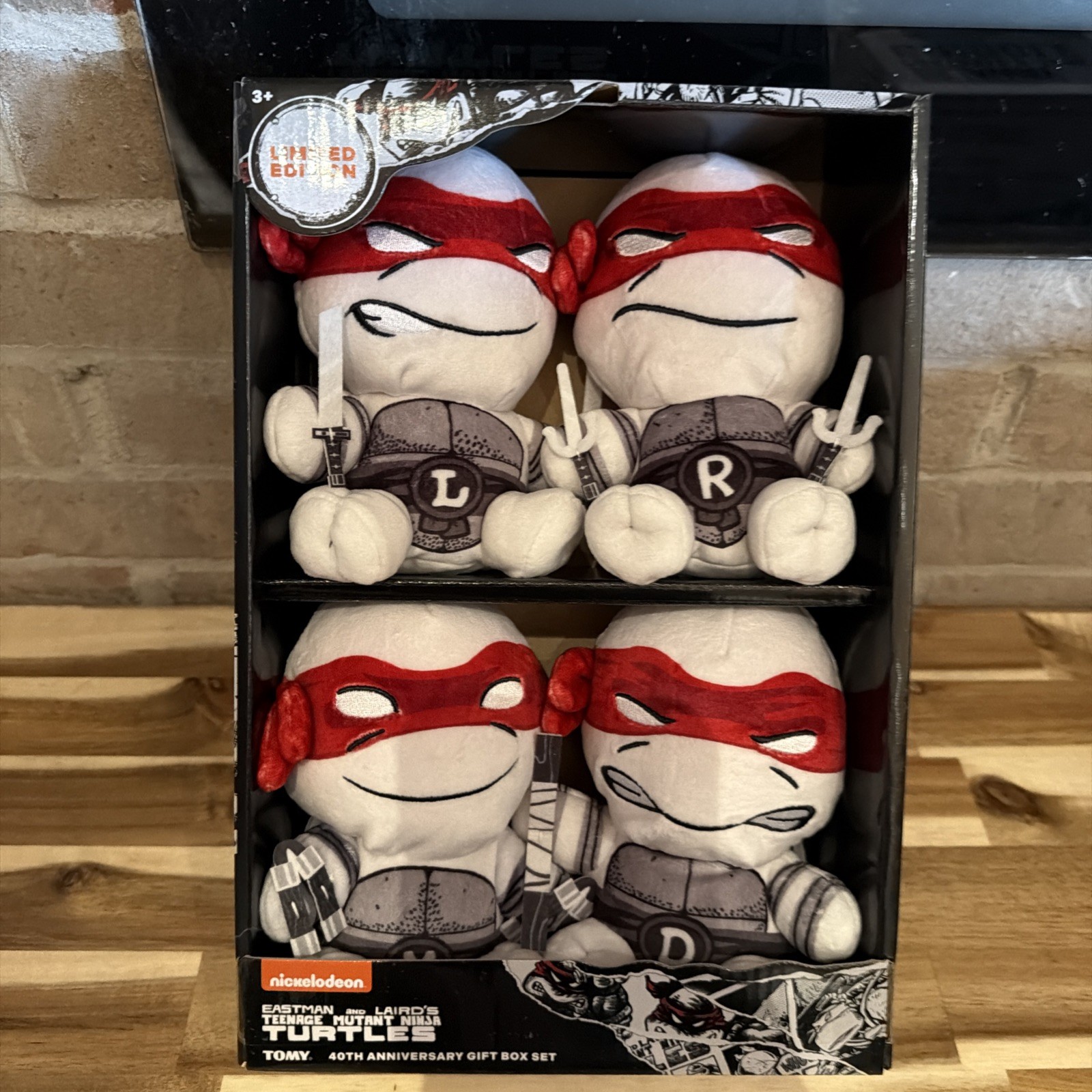 Tomy Club Teenage Mutant Ninja Turtles 40th Anniversary Plush Gift Box Set 6” Tomy Club Teenage Mutant Ninja Turtles 40th Anniversary Plush Gift Box Set 6”