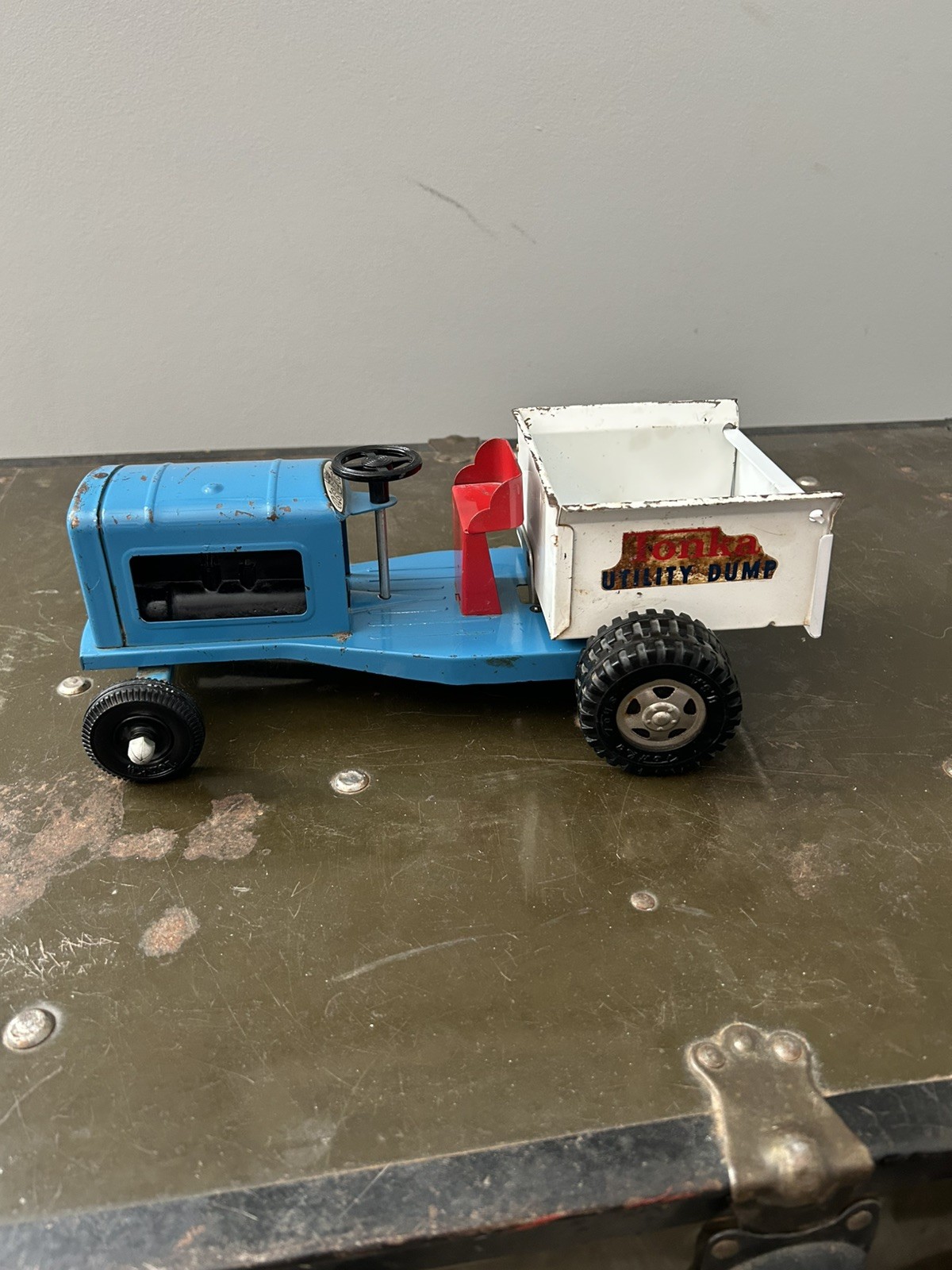 VINTAGE 1962 TONKA TOYS / UTILITY DUMP TRACTOR / ORIGINAL RARE VINTAGE 1962 TONKA TOYS / UTILITY DUMP TRACTOR / ORIGINAL RARE