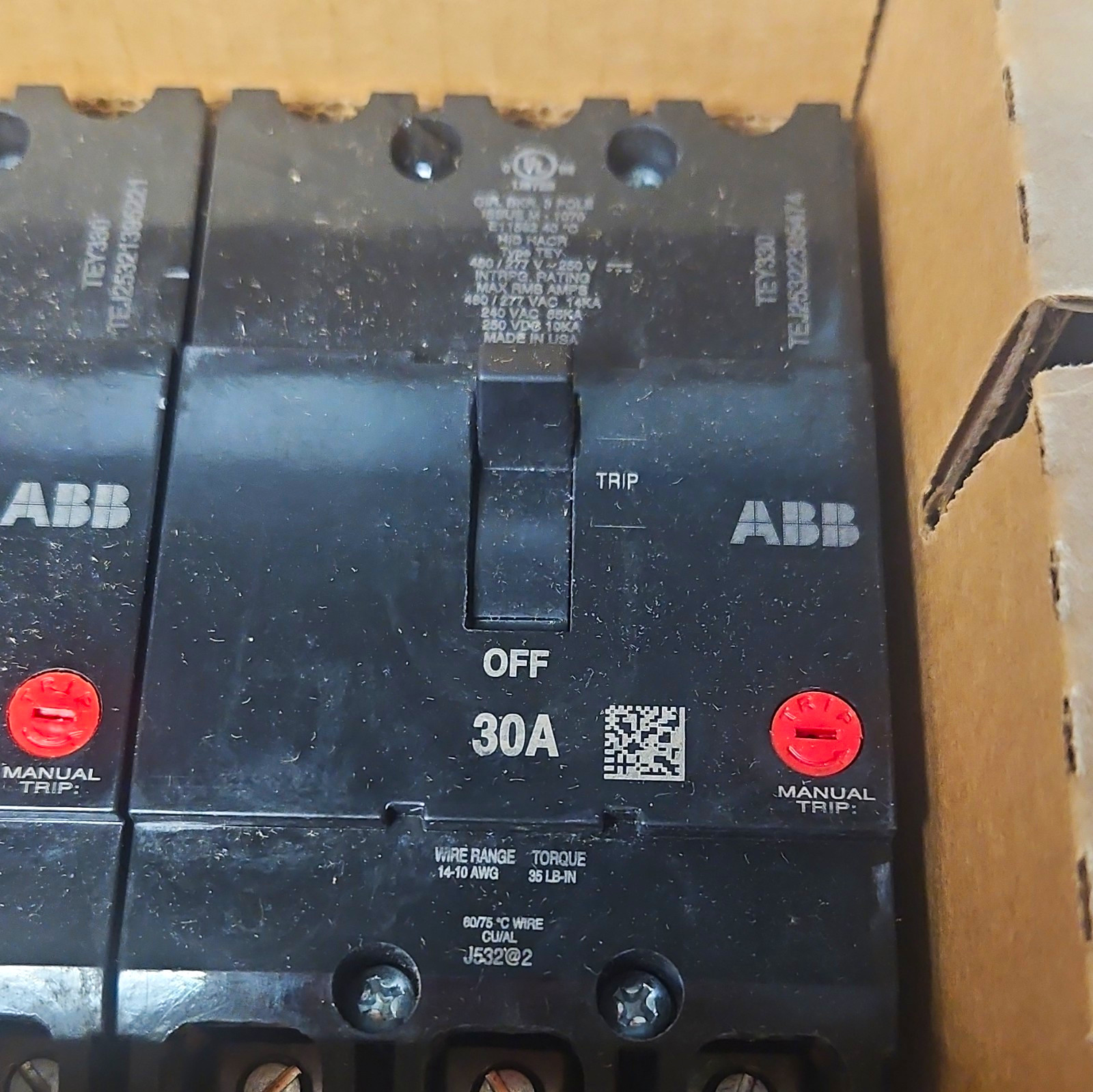 ABB TEY330 30A 3-Pole Main Circuit Breaker 480/277V Manual Trip ABB TEY330 30A 3-Pole Main Circuit Breaker 480/277V Manual Trip