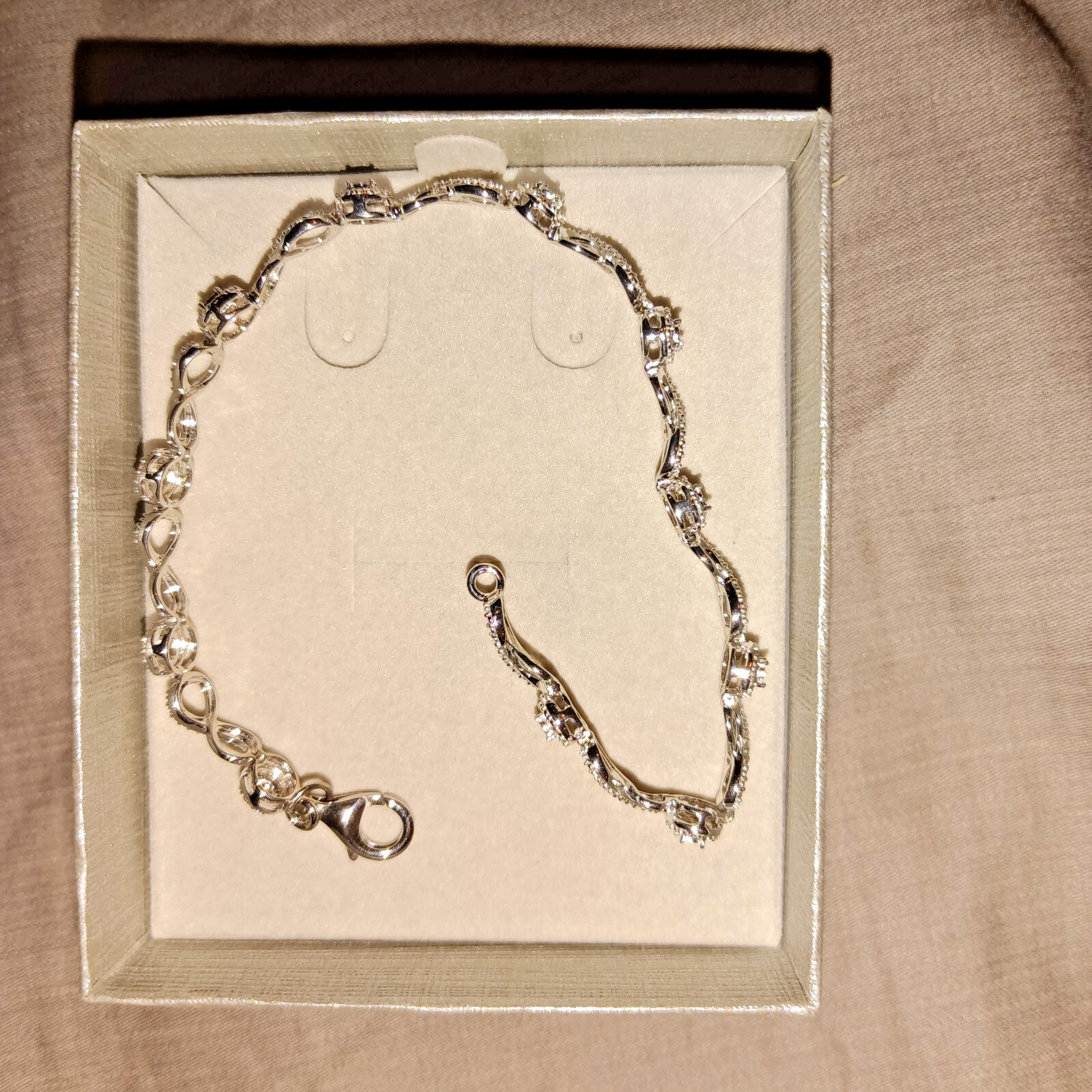 Zales Sterling Silver Bracelet 7 Inches New in Box Zales Sterling Silver Bracelet 7 Inches New in Box