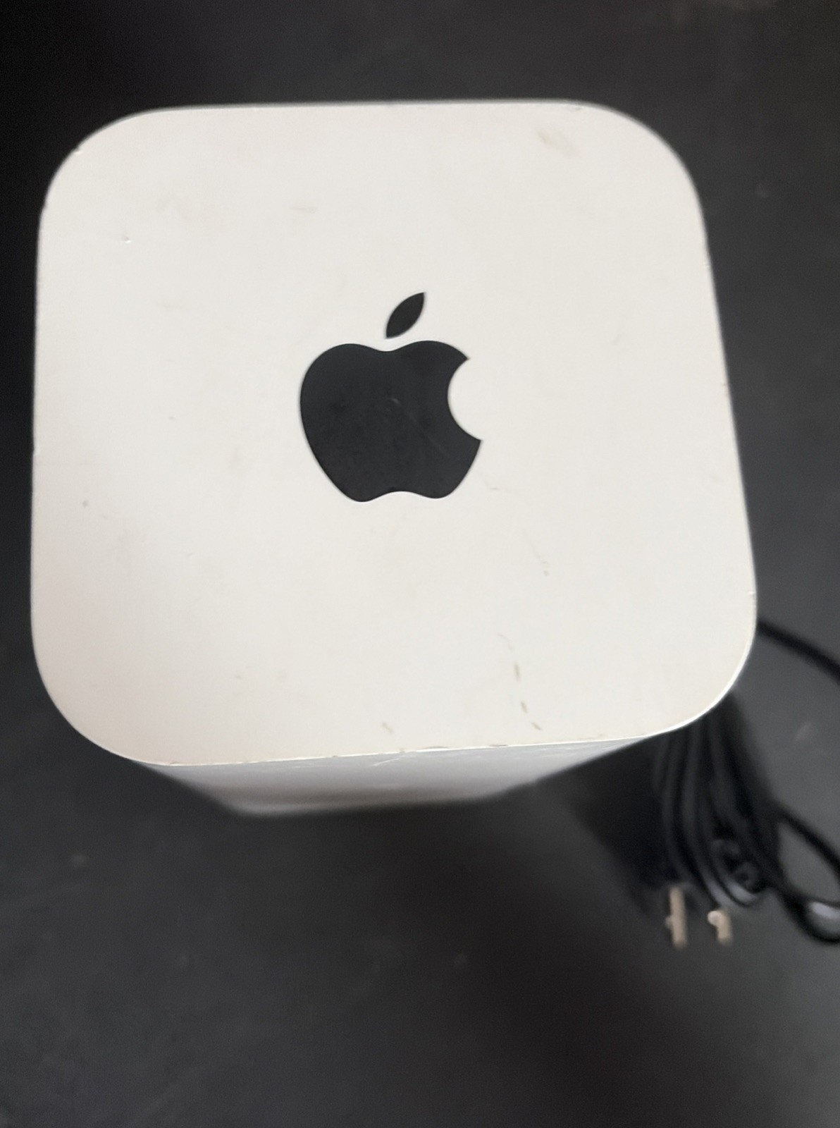 Apple AirPort Extreme 13000Mbps 3 Port Base Station Wireless AC Router A1521 Apple AirPort Extreme 13000Mbps 3 Port Base Station Wireless AC Router A1521