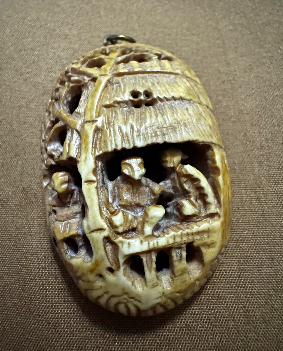 Antique Signed Chinese Hediao Carved Pendant Netsuke-Scholar Go Scene Kogetsu Antique Signed Chinese Hediao Carved Pendant Netsuke-Scholar Go Scene Kogetsu