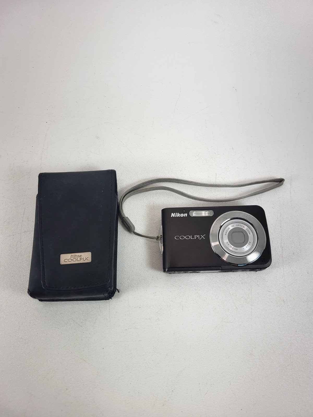 N.Mint Nikon Coolpix S210 8.0MP Digital Camera - (Tested) Case N.Mint Nikon Coolpix S210 8.0MP Digital Camera - (Tested) Case