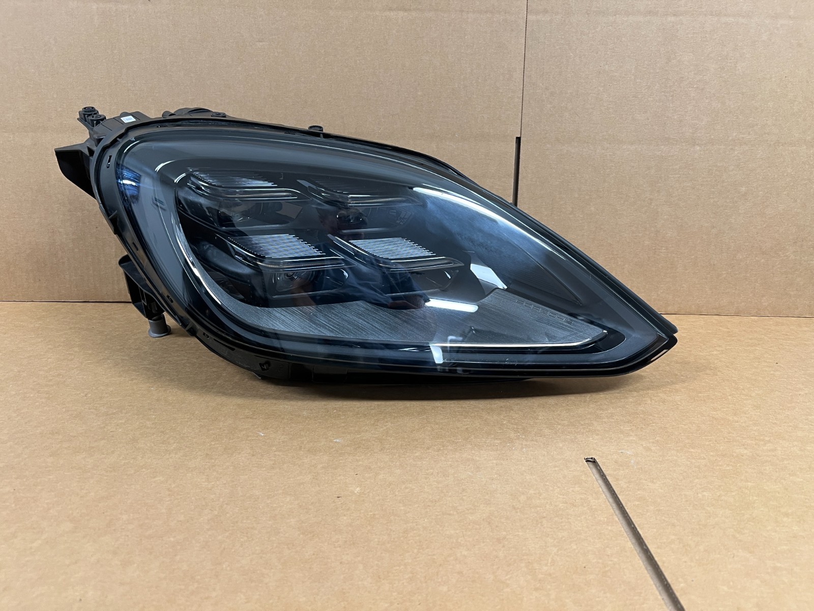 OEM 2024-2026 PORSCHE CAYENNE LED HEADLIGHT RIGHT SIDE RH NICE 9Y0.941.086.AA