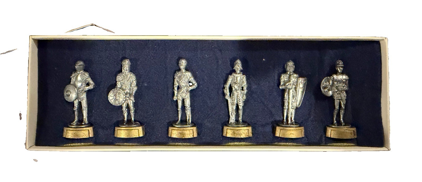 Vintage KNIGHTS IN ARMOUR THROUGH THE AGES - 6X LEAD FIGURE SET NEW Vintage KNIGHTS IN ARMOUR THROUGH THE AGES - 6X LEAD FIGURE SET NEW