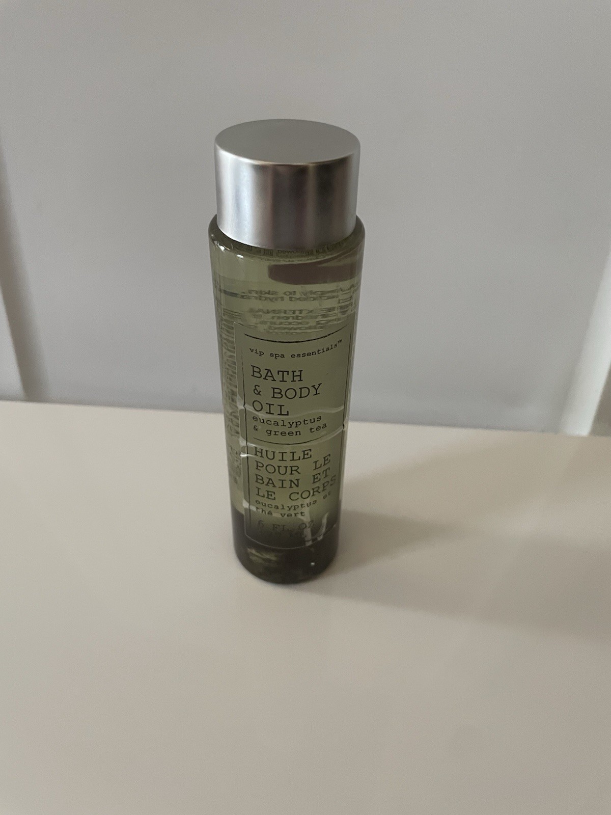 vip spa Essentials HUILE Pour De Bain bath & body oil new 6 Oz. eucalyptus & GRE