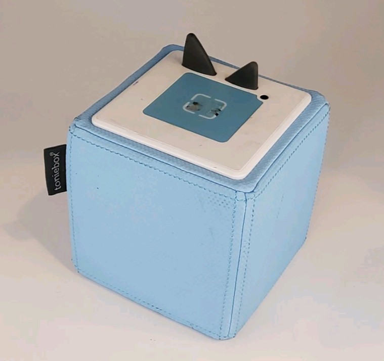 Tonies Toniebox Audio Box Player Light Blue Story Book Reader No Charger Worntop Tonies Toniebox Audio Box Player Light Blue Story Book Reader No Charger Worntop