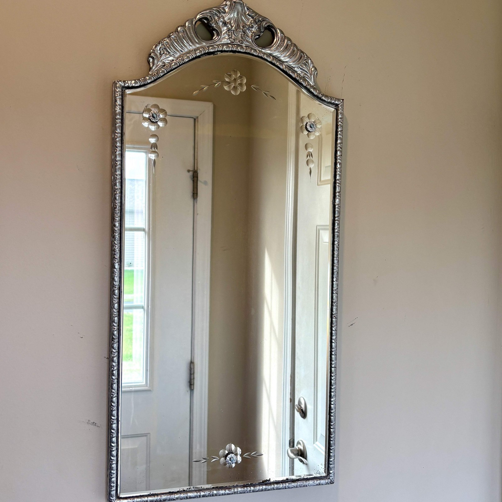 Antique 1920\'s Floral Leaves Etched Glass Ornate Frame Mirror 27.25\