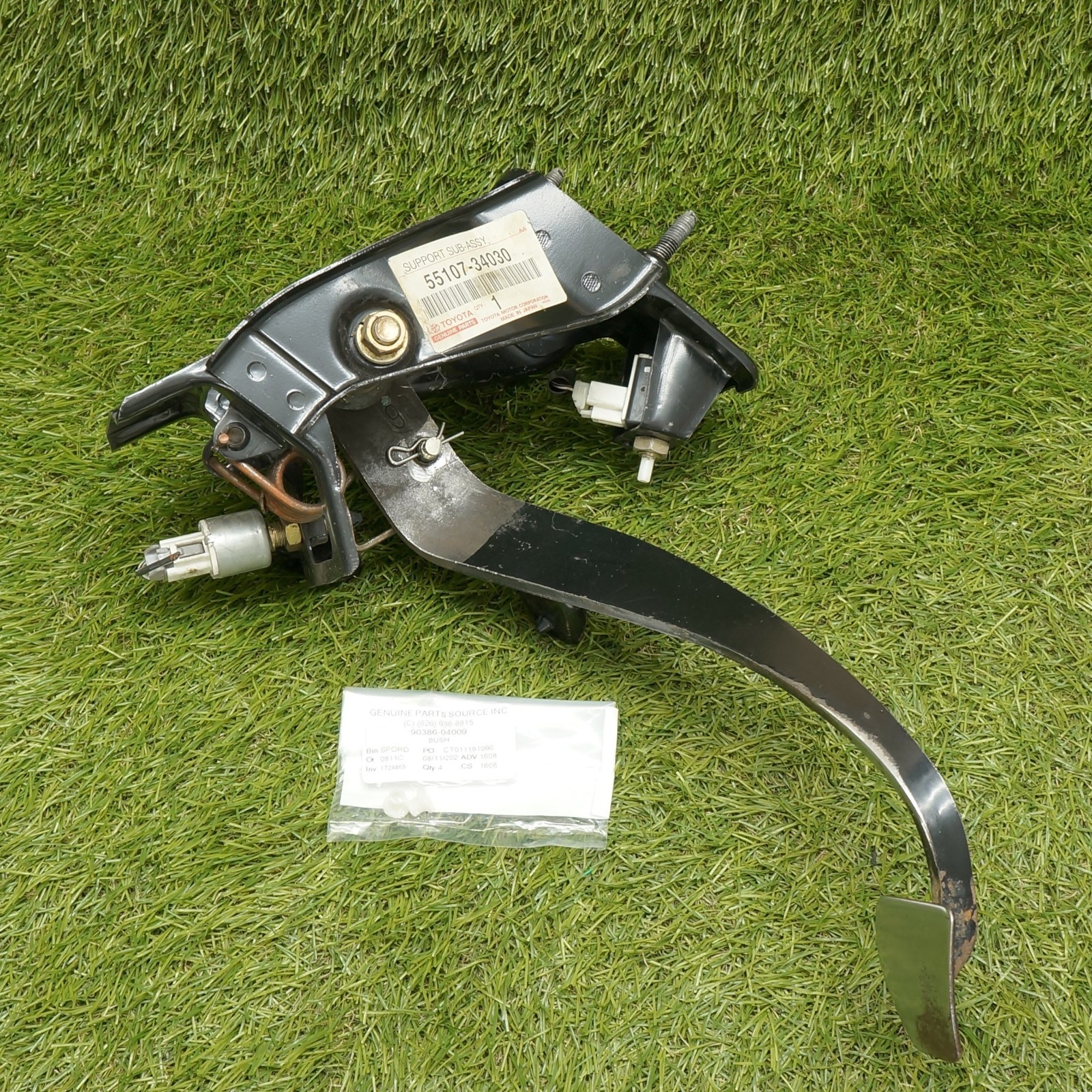 93-98 Toyota T100 Clutch Pedal Assembly Bracket OEM *Parts or Repair*