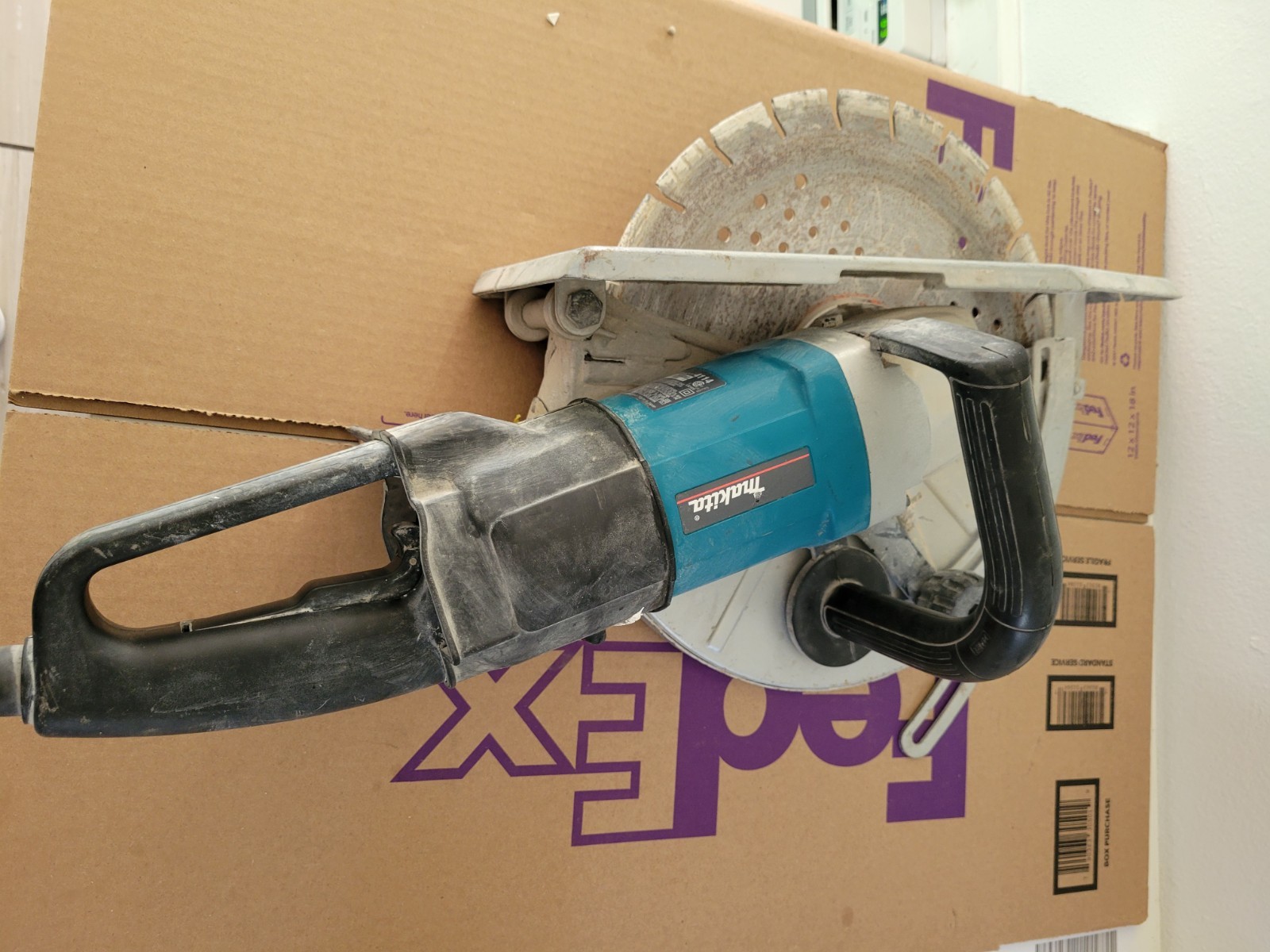MAKITA 4114 ANGLE CUTTER CONCRETE/CEMENT CUTTER MAKITA 4114 ANGLE CUTTER CONCRETE/CEMENT CUTTER