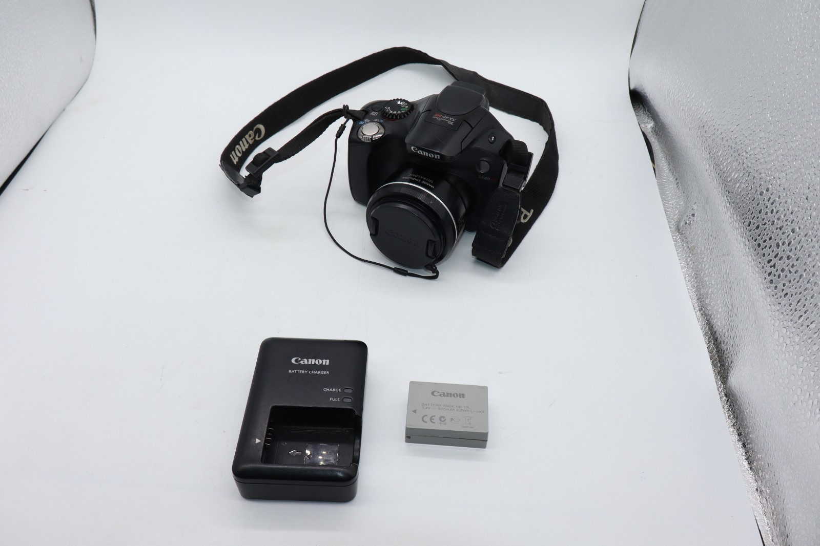Canon Powershot SX40 HS 12.1MP 35x Zoom Camera W/ OEM Charger & Battery | Tested