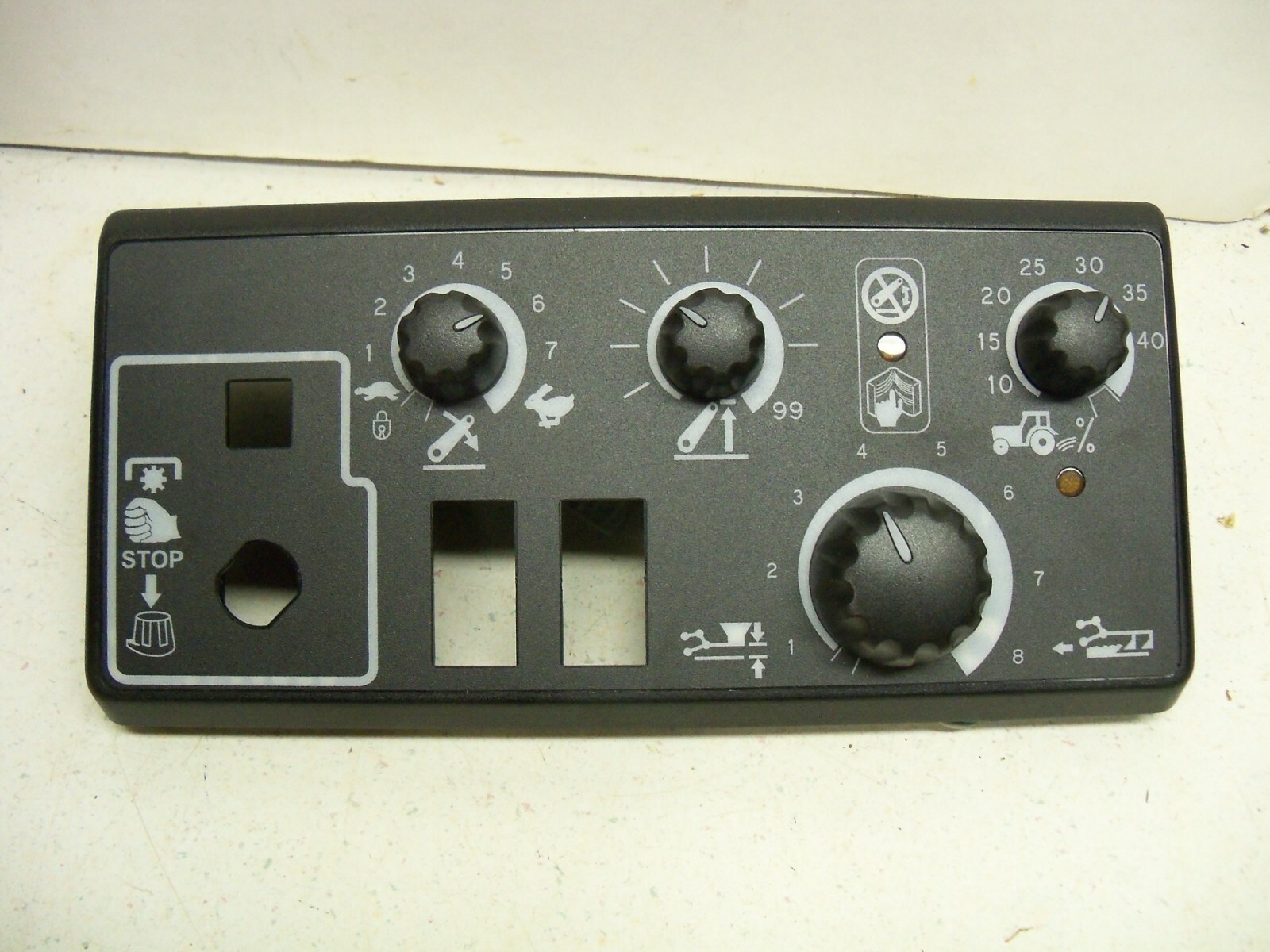 New Hitch controller 82018608 5640 6640 7740 7840 8240 8340