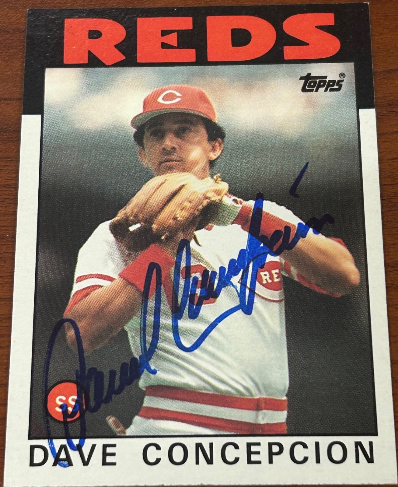 1986 Topps DAVE CONCEPCION #195 π₯ Reds 𧨠GORGEOUS RaRe Autograph βΎοΈ Vintage π₯ 1986 Topps DAVE CONCEPCION #195 π₯ Reds 𧨠GORGEOUS RaRe Autograph βΎοΈ Vintage π₯