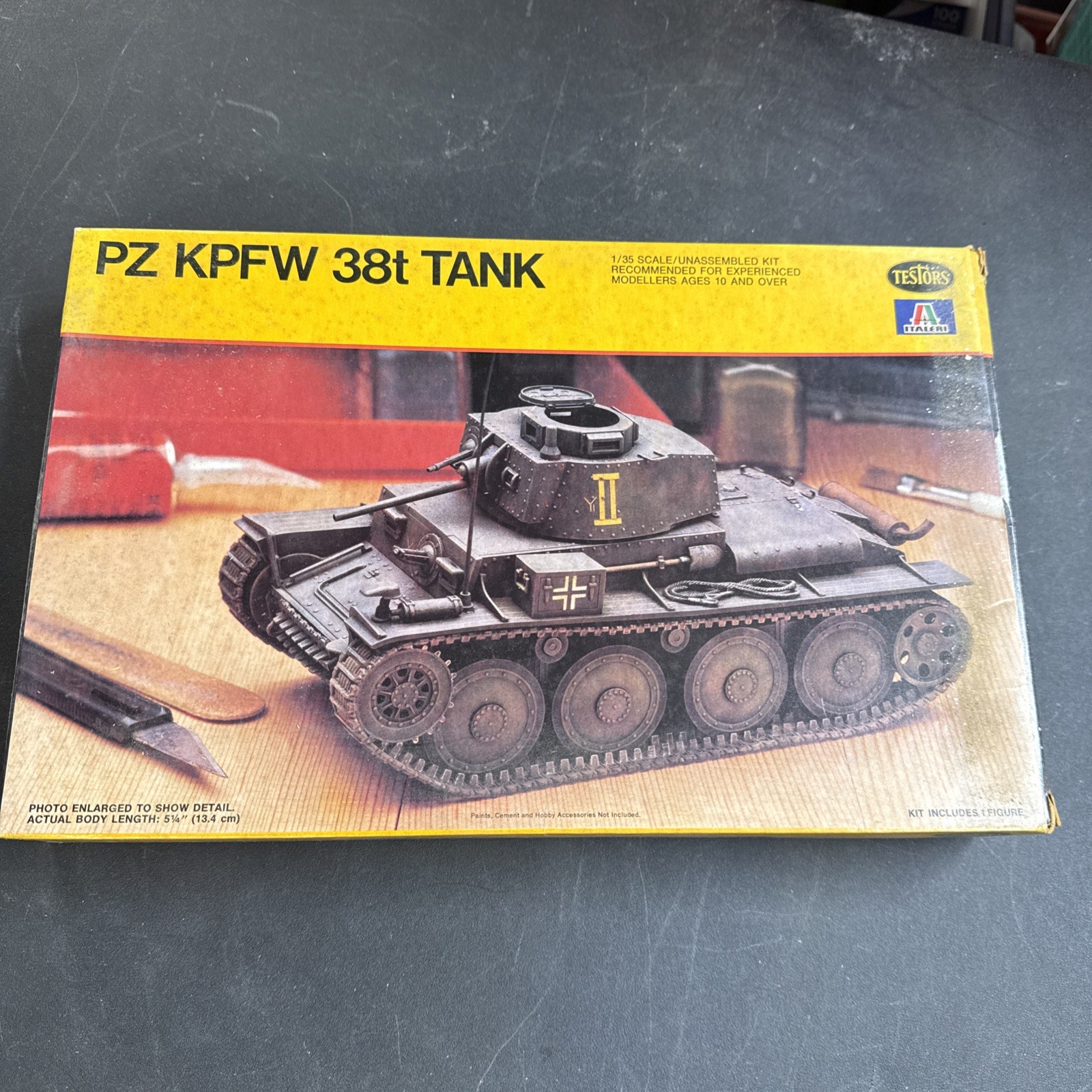 Testors Model Kit 1:35 PZ KPFW 38T Tank