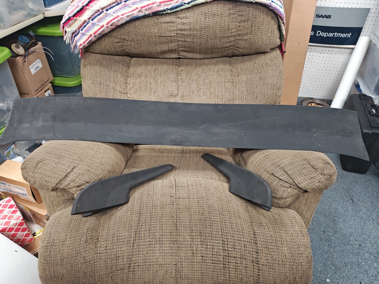 Used OE Early SAAB 900 Hatchback 3 Piece Spoiler 0024216 Used OE Early SAAB 900 Hatchback 3 Piece Spoiler 0024216