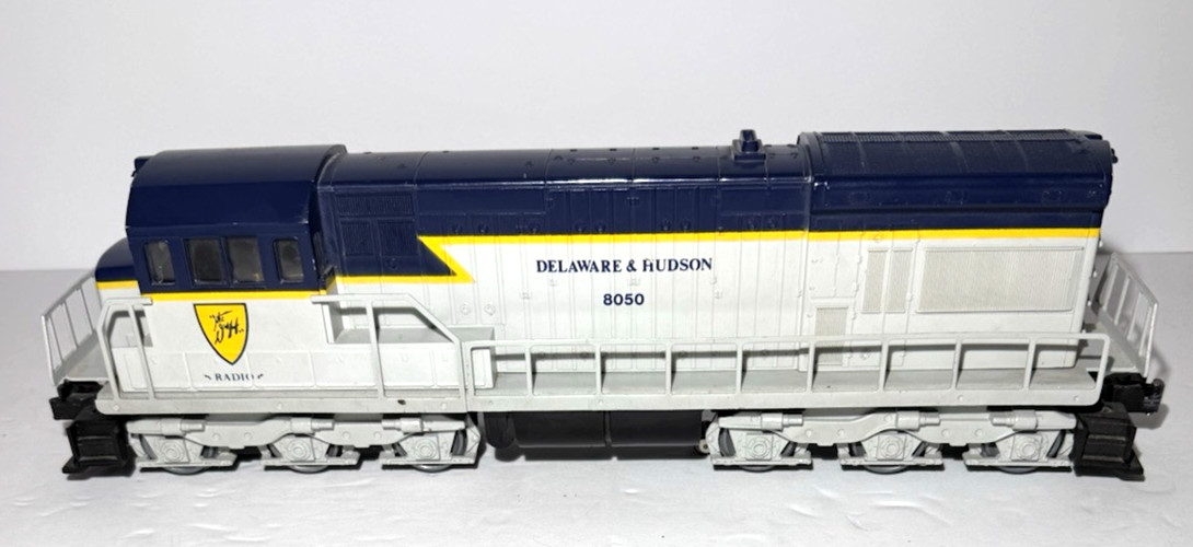 Vintage Lionel #6-8050 Delaware & Hudson U36C Diesel Metal Trucks/Wheels