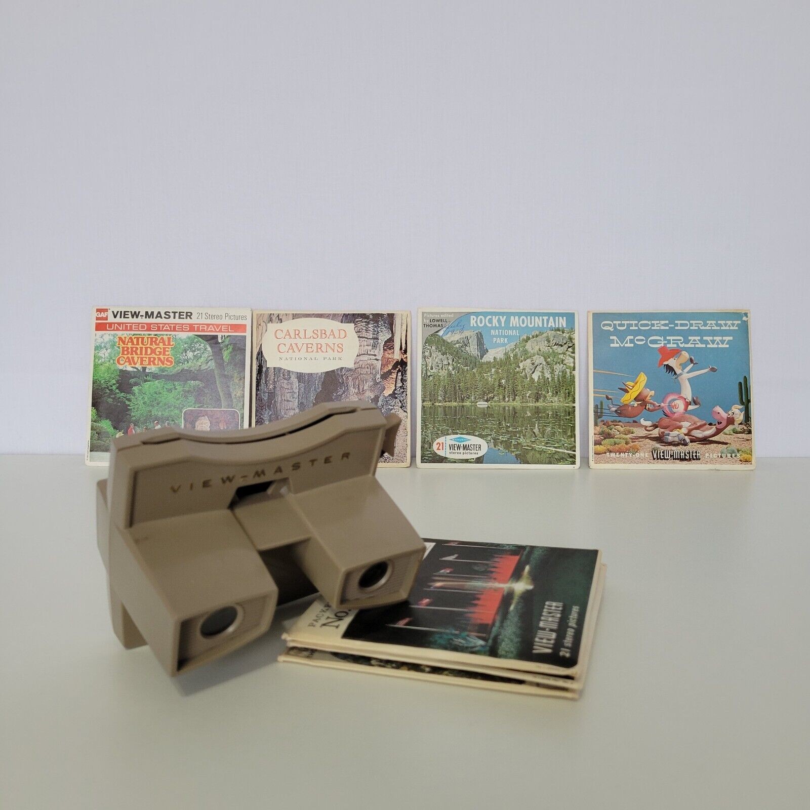 Vintage Sawyers View-Master with 7, 3 Reel Set Packets