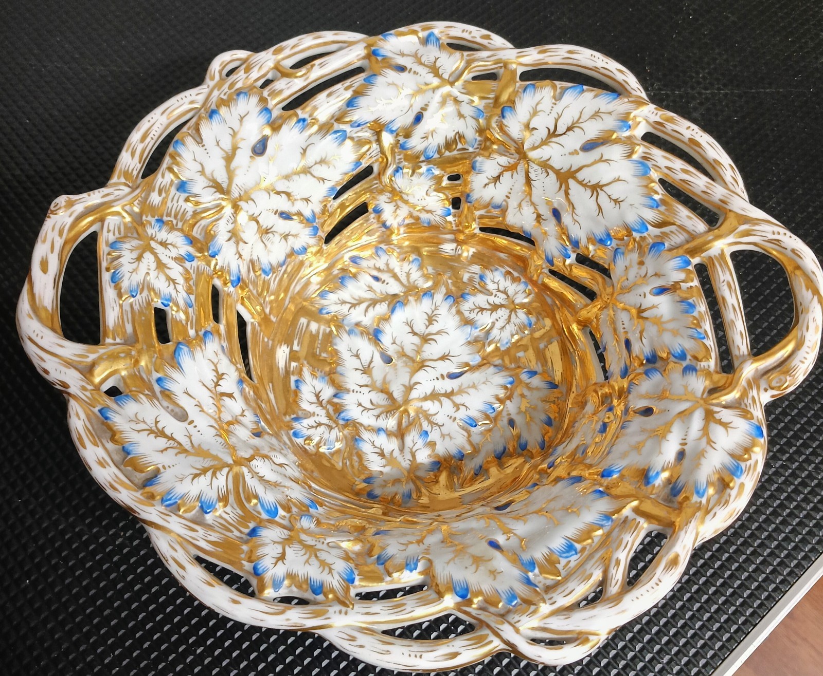 Antique Meissen Porcelain Reticulated Basket Bowl Gold Gilt Grape Leaf Germany Antique Meissen Porcelain Reticulated Basket Bowl Gold Gilt Grape Leaf Germany