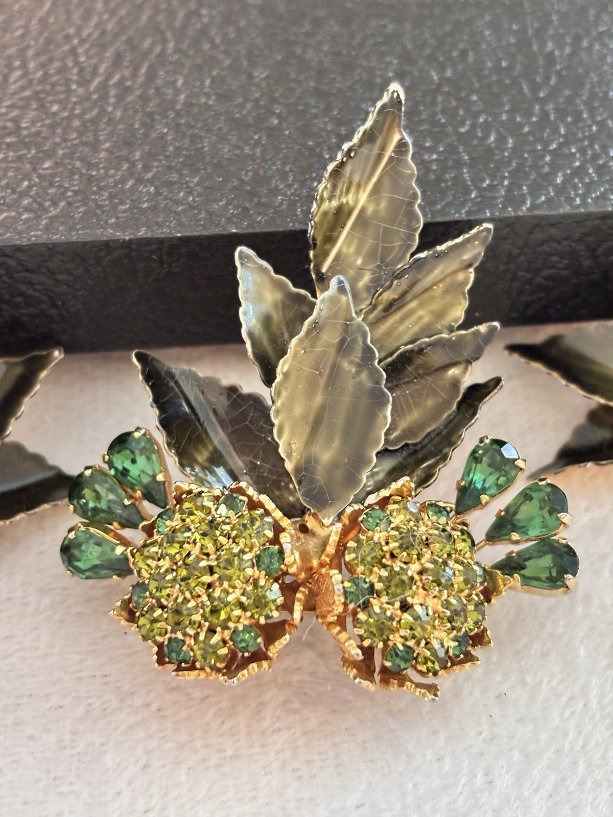 Vintage 1950s Signed Weiss Veined Enamel Leaf & Green Rhinestone Demi-Parure Set Vintage 1950s Signed Weiss Veined Enamel Leaf & Green Rhinestone Demi-Parure Set