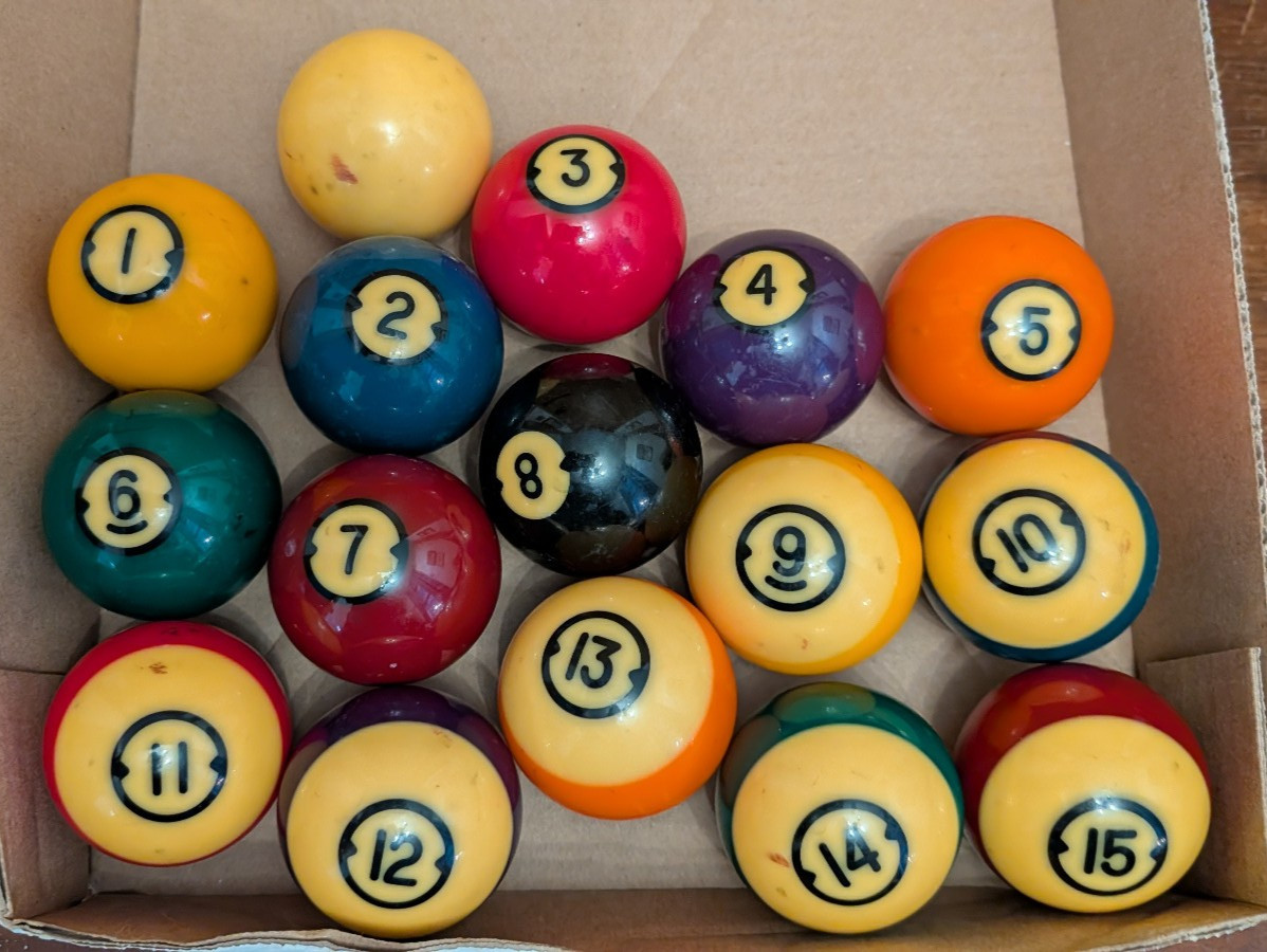 Vintage Brunswick Centennial Billiard Balls - Complete Set 16 Balls Vintage Brunswick Centennial Billiard Balls - Complete Set 16 Balls