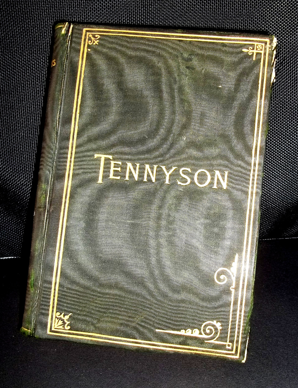 TENNYSON POEMS BOOK ORIGINAL 1880S PRINTING. CLOTH BINDING.