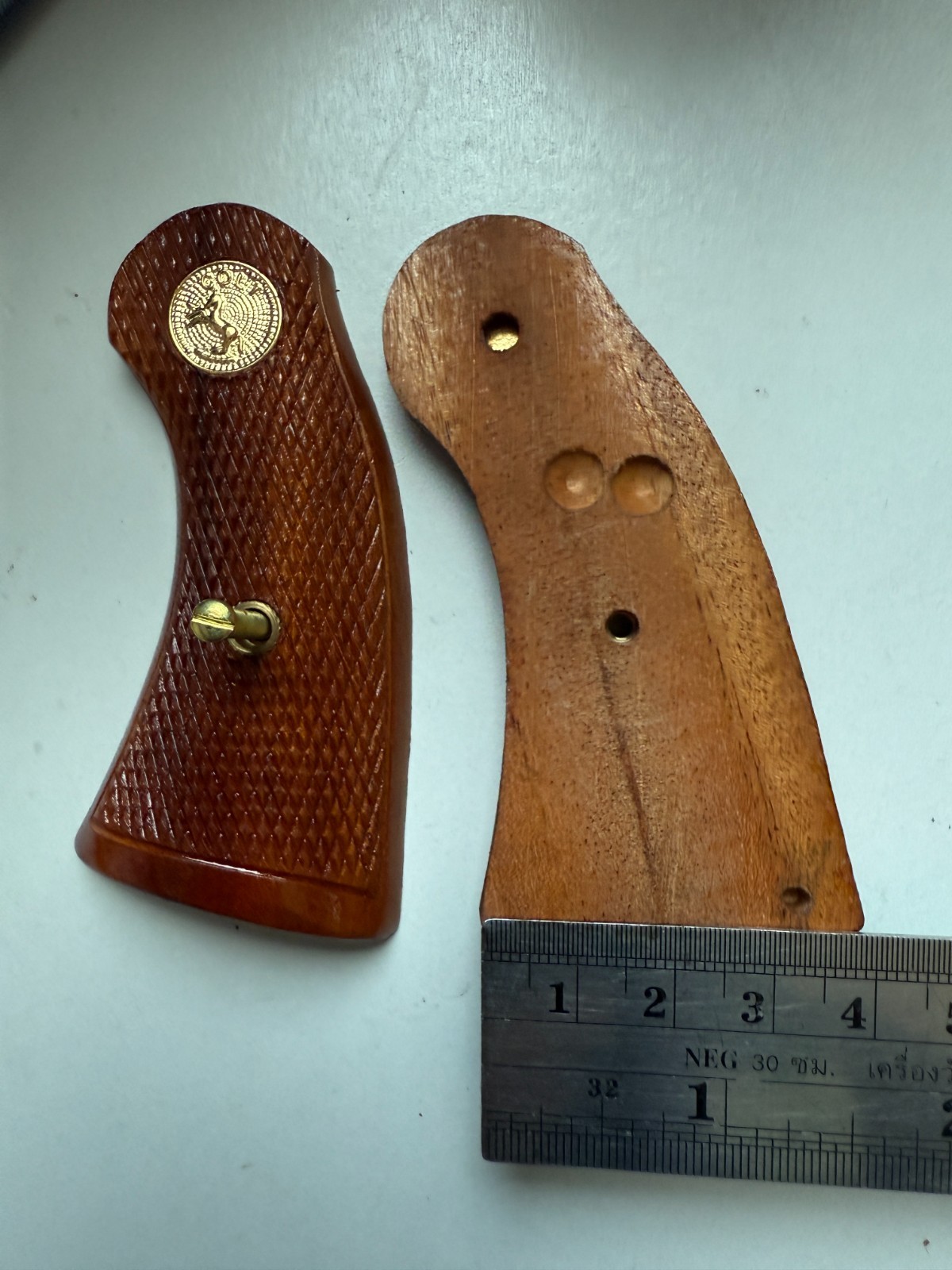NEW HARDWOOD GRIP FOR 1st COLT POLICE POSITIVE .32 NEW POLICE MADE 1907 to 1926
