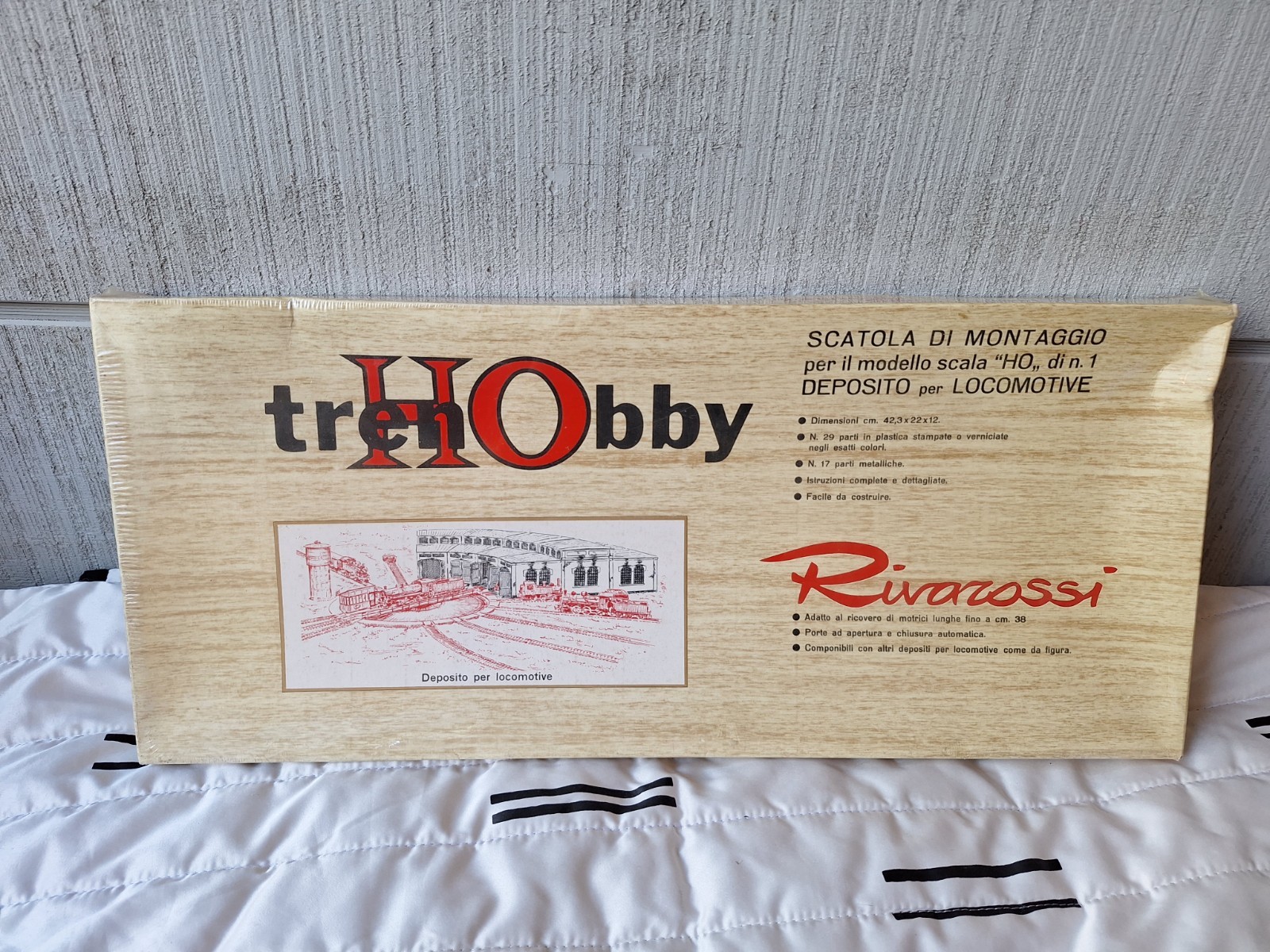 UNOPENED Vintage Rivarossi HO Scale Locomotive Shed Kit Tren Hobby 15103 Kit UNOPENED Vintage Rivarossi HO Scale Locomotive Shed Kit Tren Hobby 15103 Kit