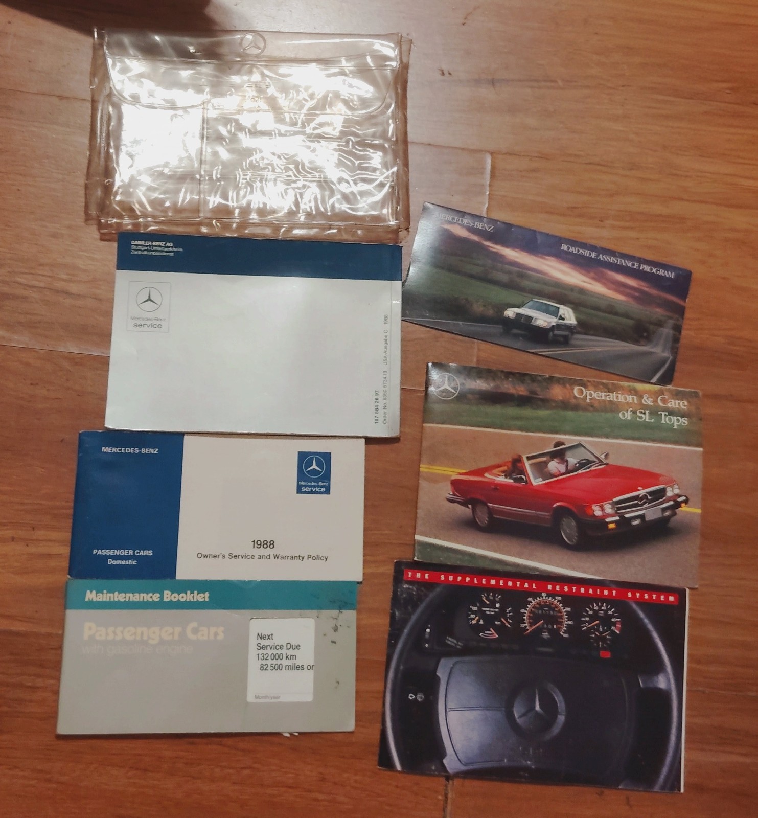 1988 Mercedes Benz 560sl Manual Book Set With Case OEM R107 Rare 1988 Mercedes Benz 560sl Manual Book Set With Case OEM R107 Rare