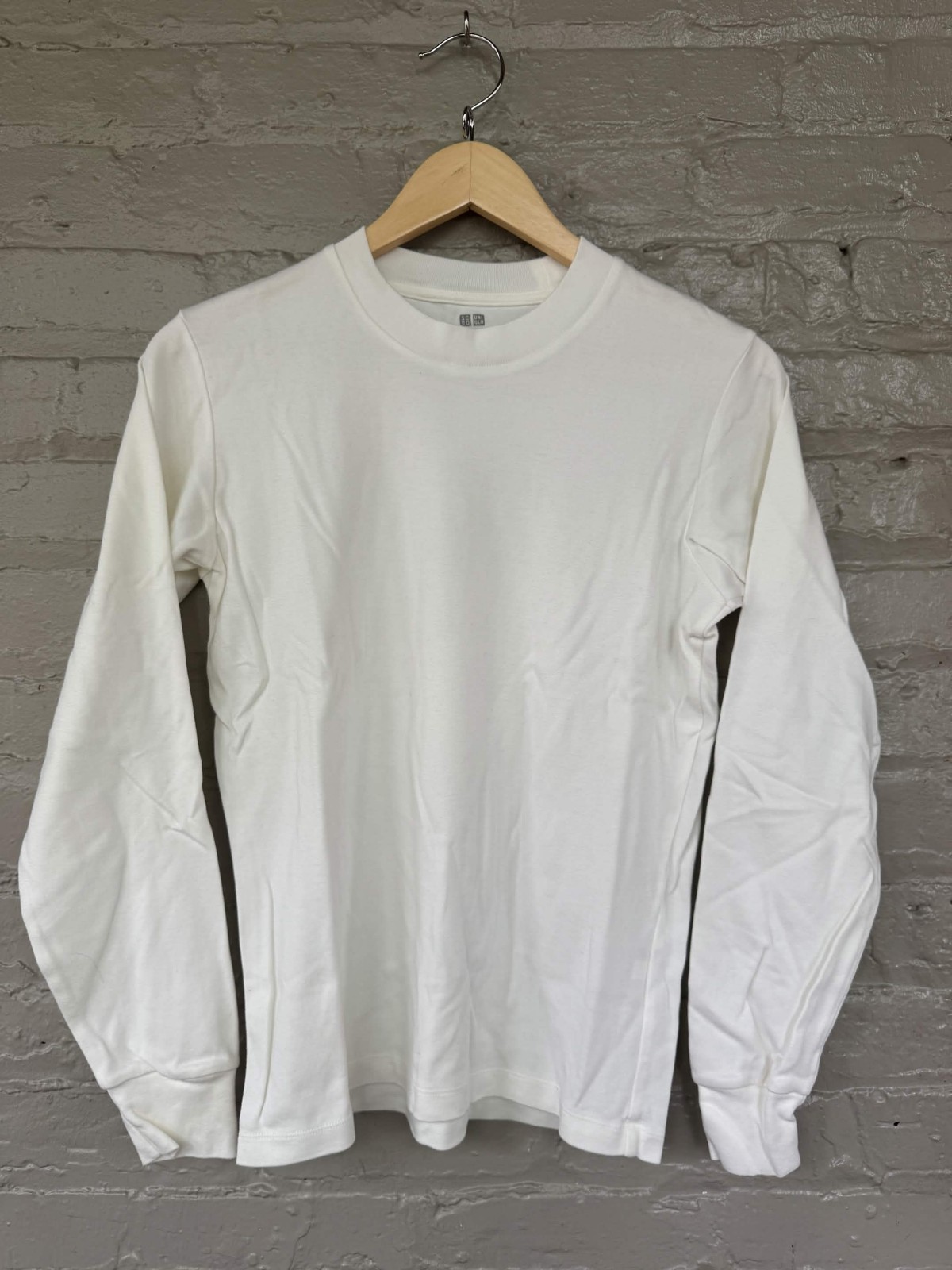 uniqlo soft brushed long sleeve t-shirt, white, size xs