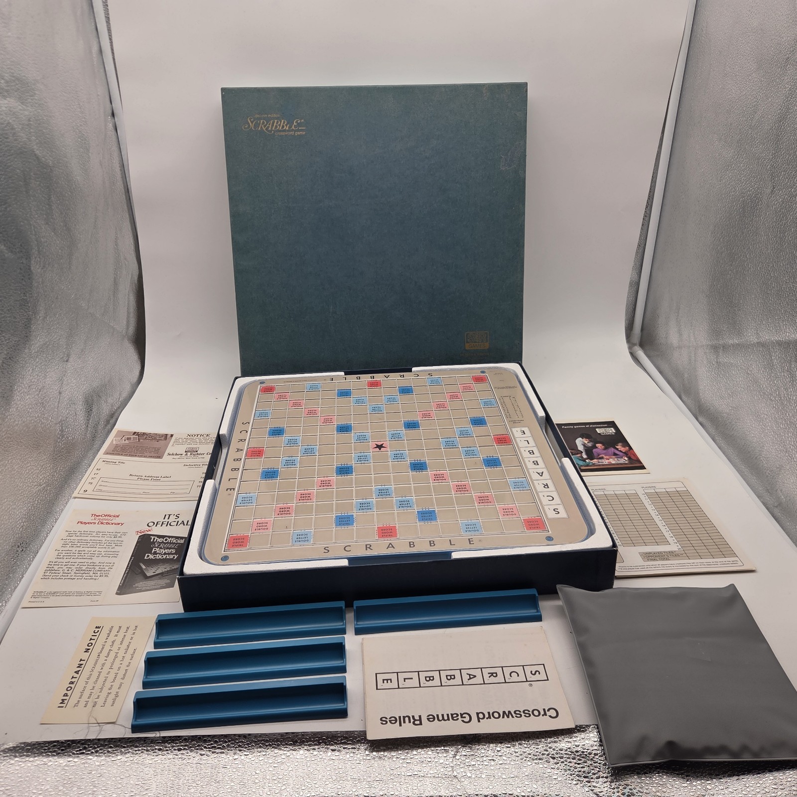 VTG Scrabble Deluxe Edition Rotating Turntable Board Game Complete (1977) CIB VTG Scrabble Deluxe Edition Rotating Turntable Board Game Complete (1977) CIB