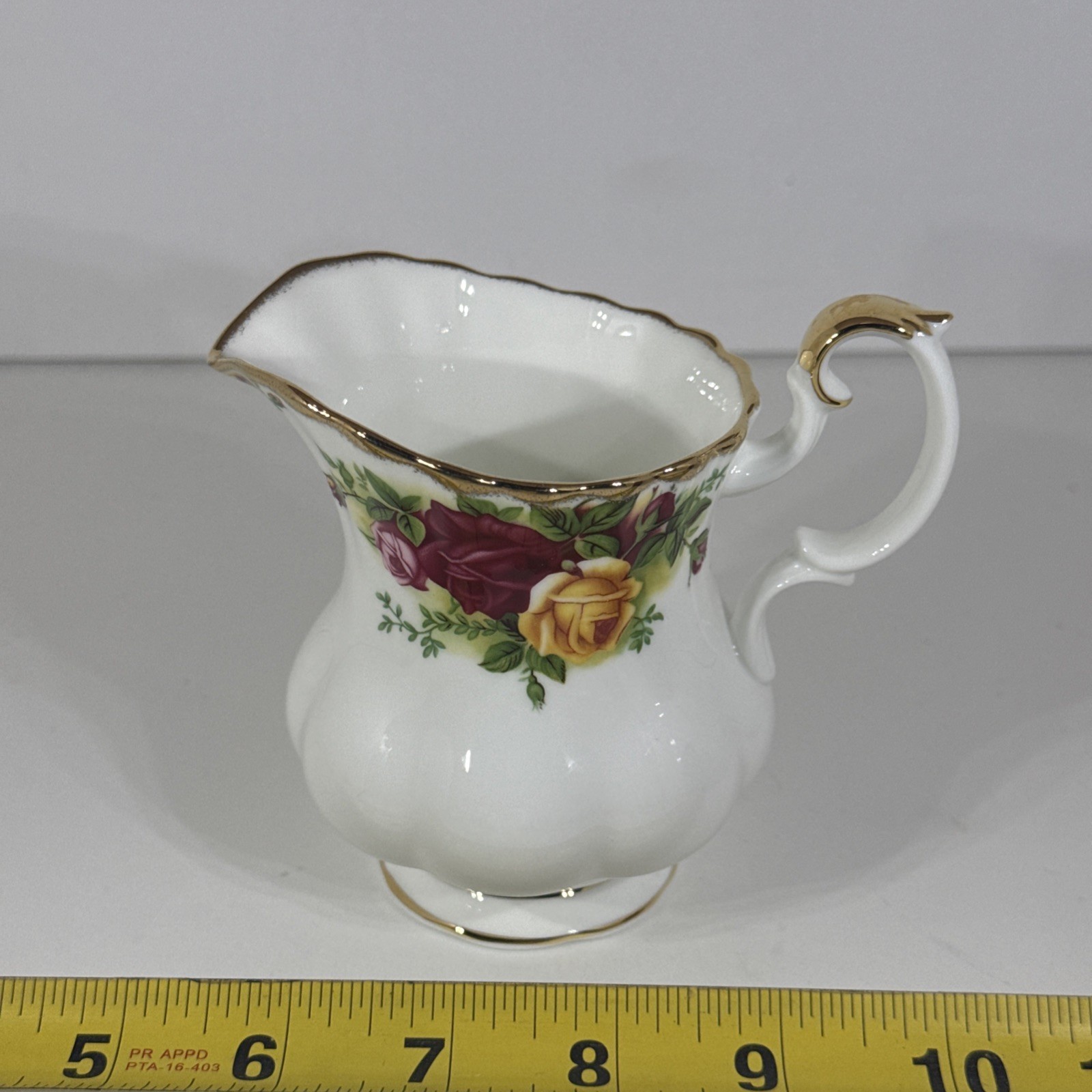 VTG Royal Albert - Old Country Roses - Creamer VTG Royal Albert - Old Country Roses - Creamer