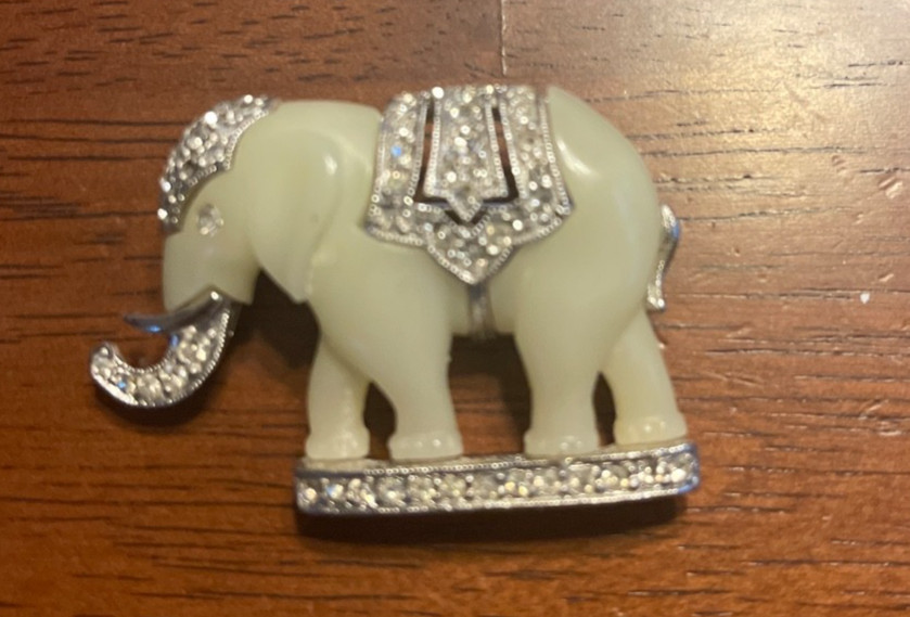 Hattie Carnegie Elephant Brooch Lucite Rhinestone UV Reactive Vintage Rare Hattie Carnegie Elephant Brooch Lucite Rhinestone UV Reactive Vintage Rare