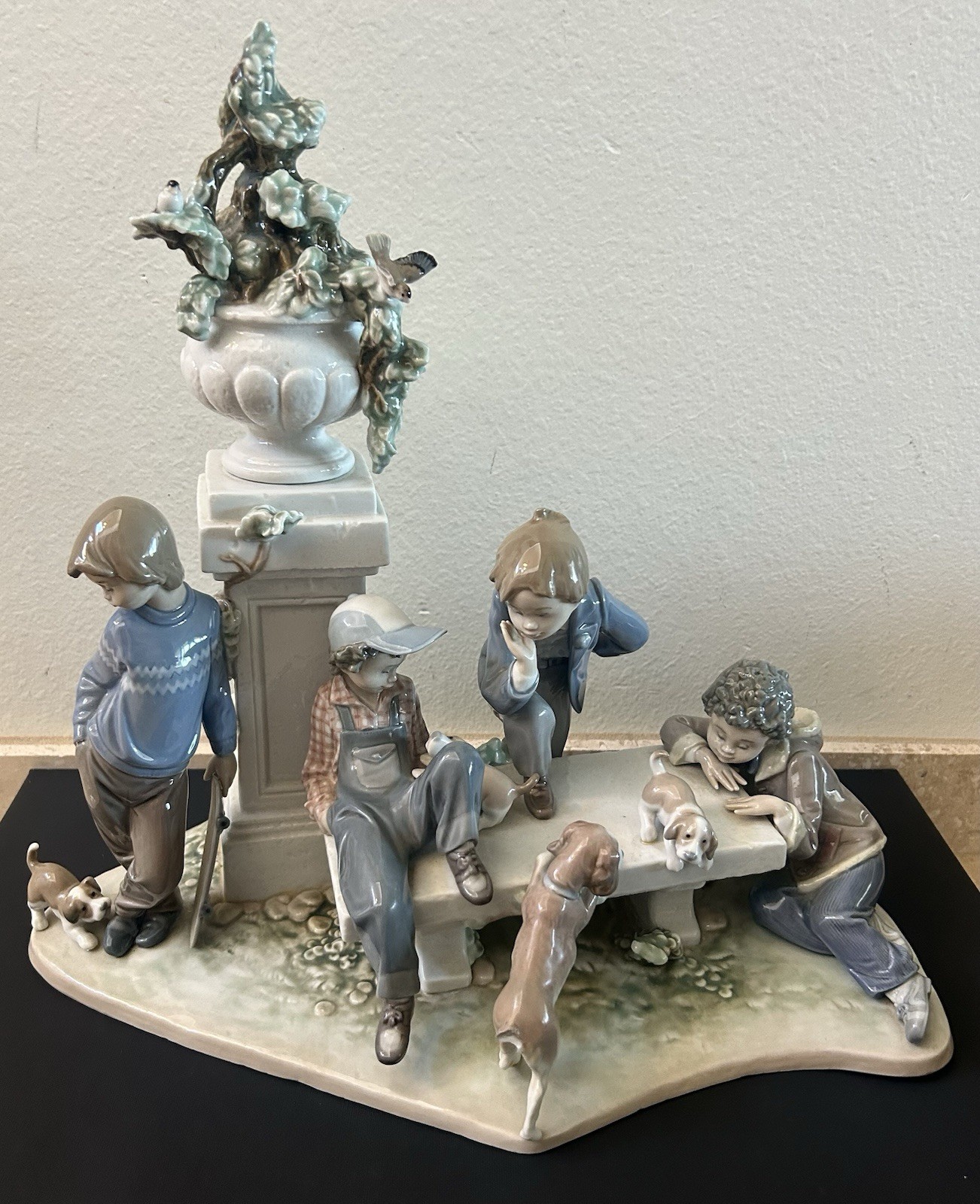 RARE Vintage Lladro Puppy Dog Tails Figural Porcelain Sculpture Statue #5539