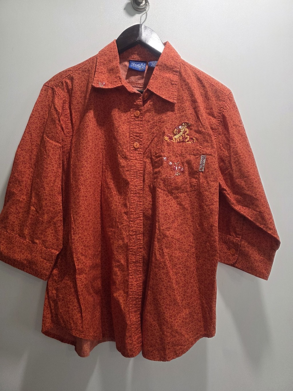 Winnie the Pooh Shirt Womens Large Floral Embroidered Button Up Vintage Tigger Winnie the Pooh Shirt Womens Large Floral Embroidered Button Up Vintage Tigger
