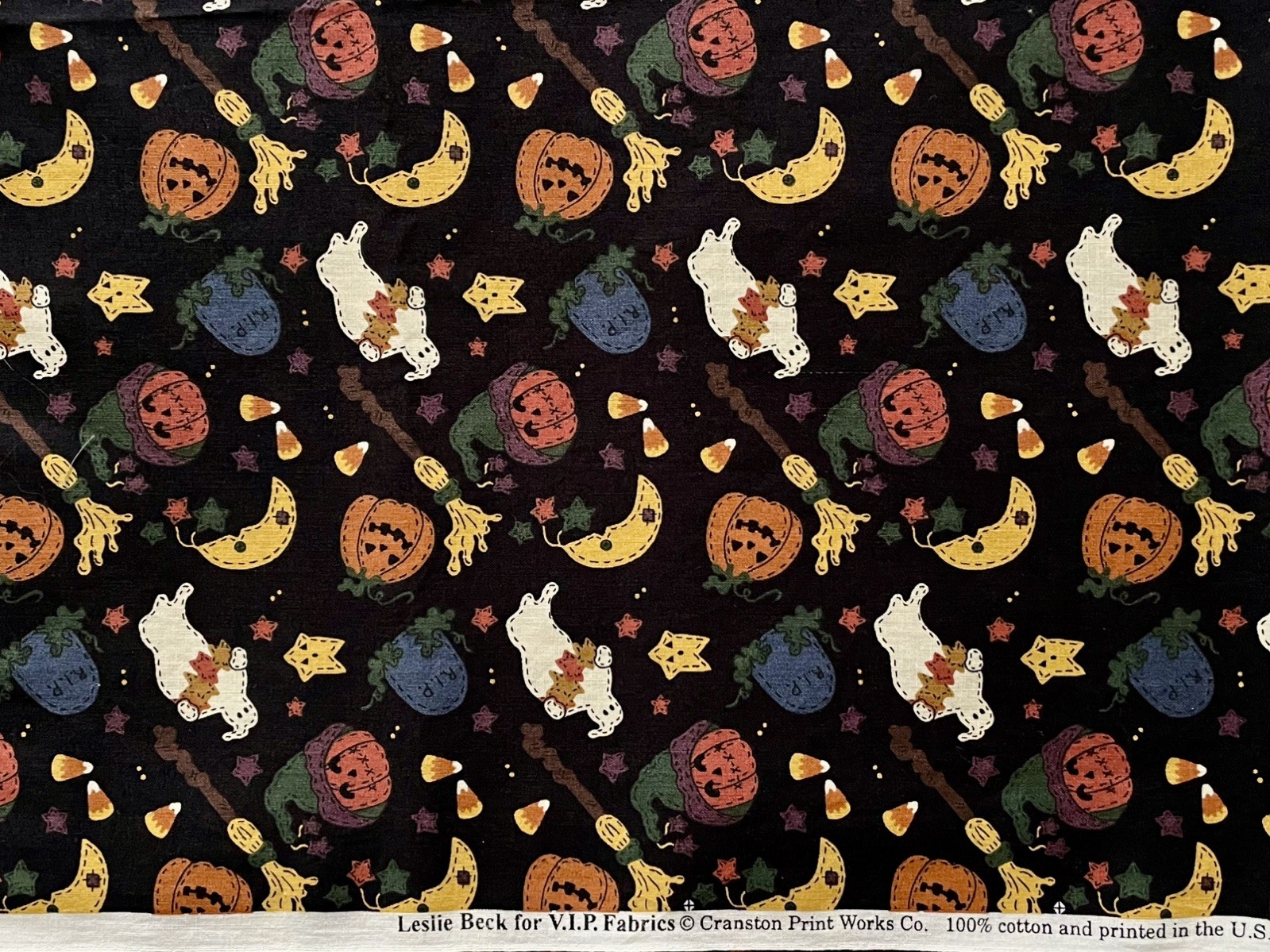 VTG Cranston Print Works Halloween Fabric Leslie Beck Ghosts Pumpkins Sold BTHY