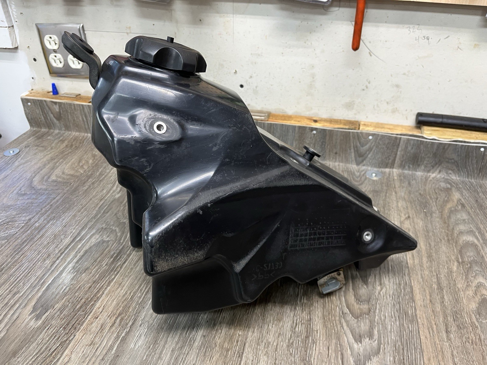 2006-2009 Yamaha YZ250F OEM Fuel Tank Assembly USED Gas Cell 2008 2006-2009 Yamaha YZ250F OEM Fuel Tank Assembly USED Gas Cell 2008