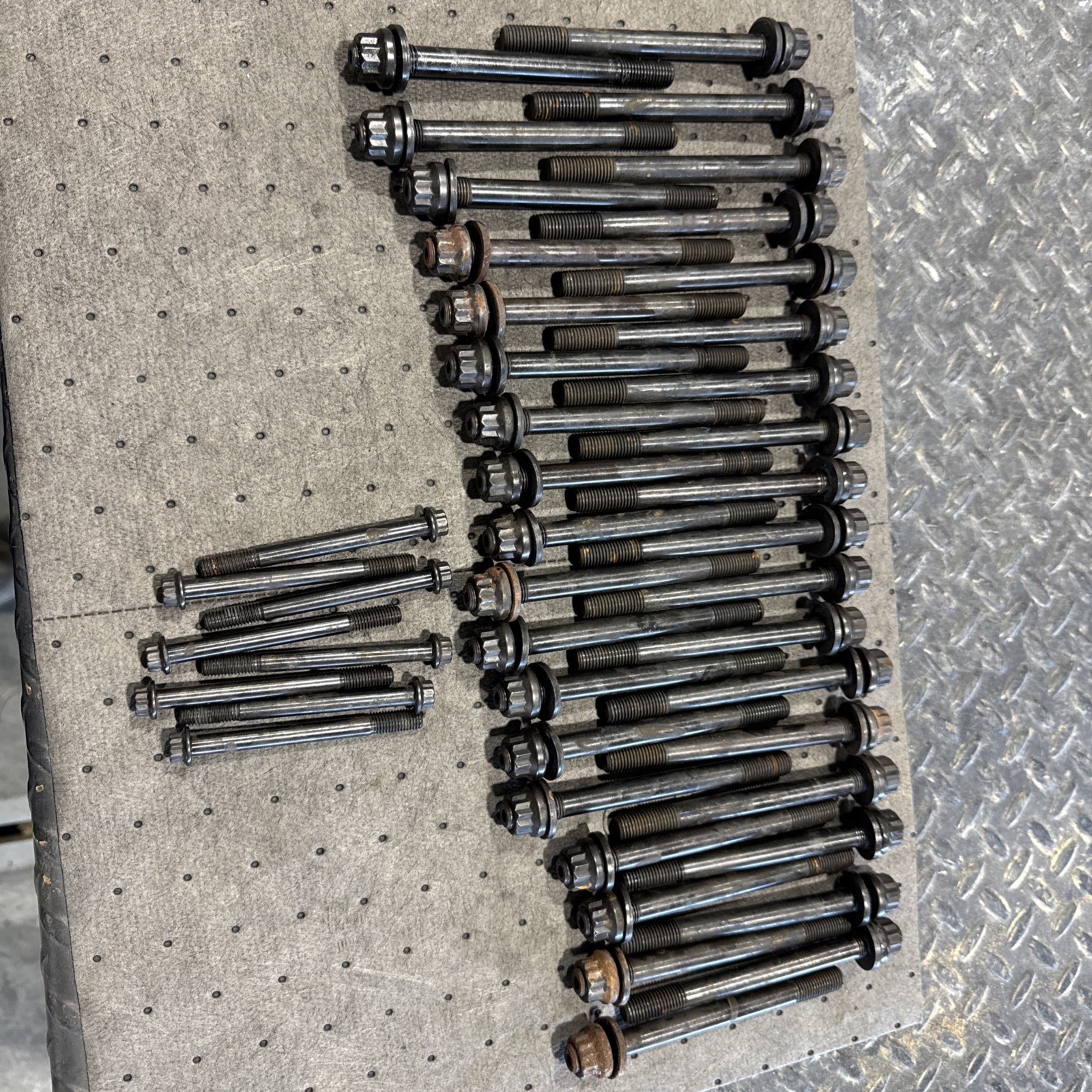 ARP 2000 Head Stud Kit, 01-16 6.6L Duramax, LB7,LLY,LBZ,LMM, 230-4201 ARP 2000 Head Stud Kit, 01-16 6.6L Duramax, LB7,LLY,LBZ,LMM, 230-4201
