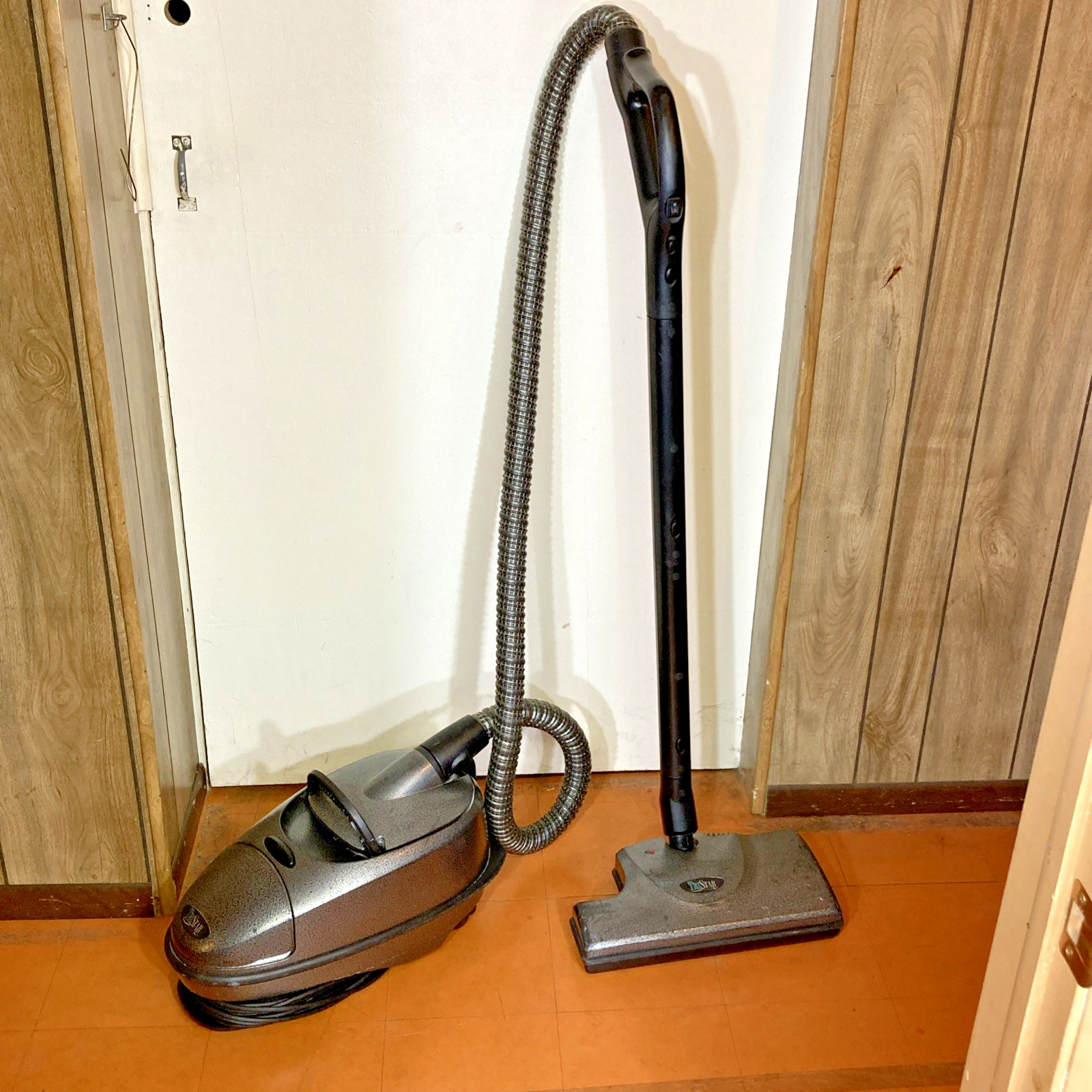 Tristar A101G Canister Vacuum with Power Head, Hose, Wands, Bags - Works Great