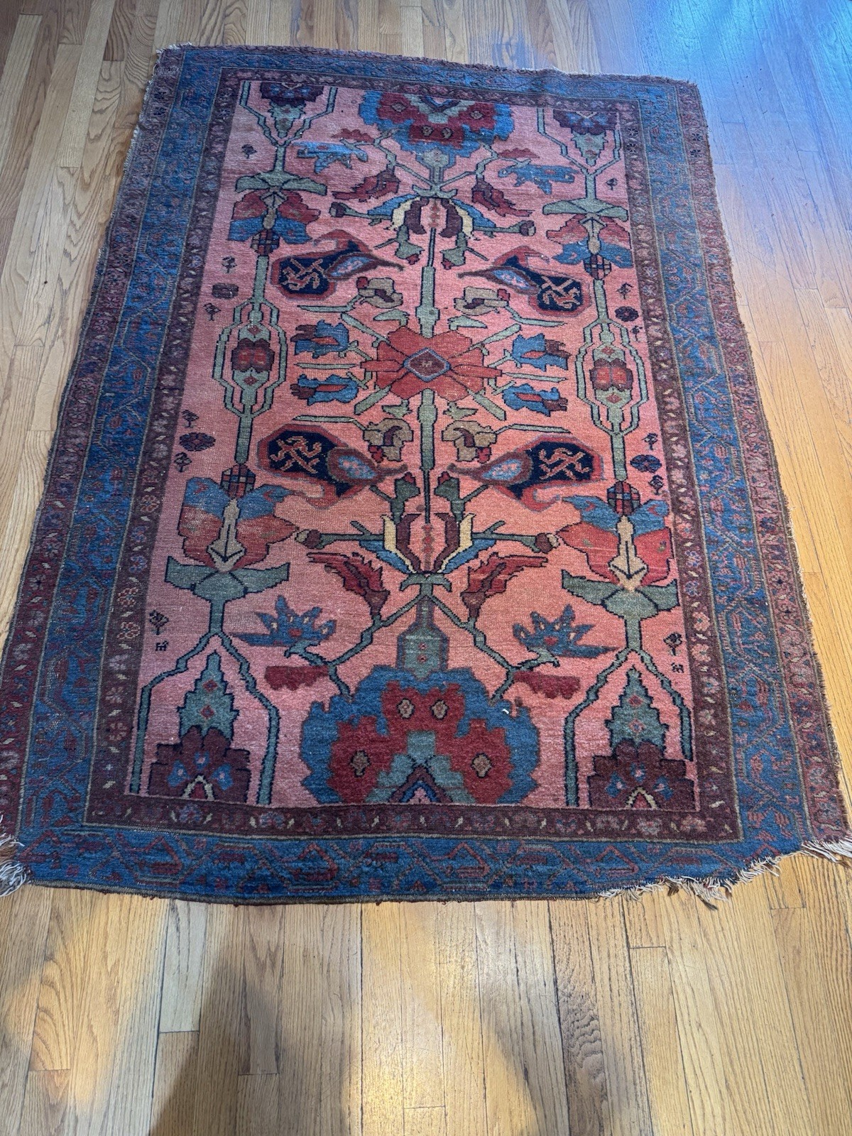 Antique handmade LILIHAN Rug 6‘8“ by 4‘7“ All Organic Dyes Full Pile C.1900 Antique handmade LILIHAN Rug 6‘8“ by 4‘7“ All Organic Dyes Full Pile C.1900
