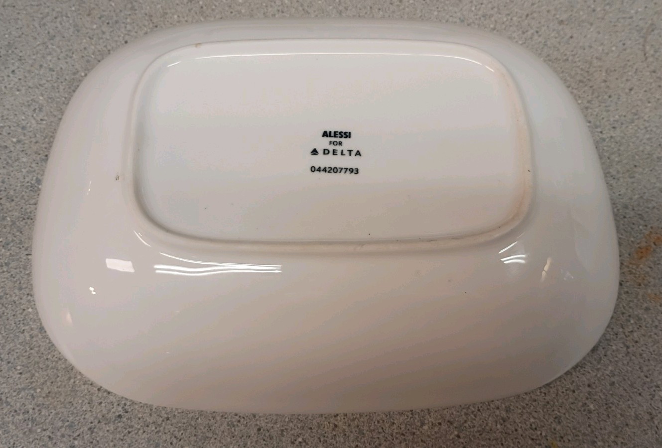 6 Alessi for Delta Airlines white ceramic small plate bread, appetizer, dessert
