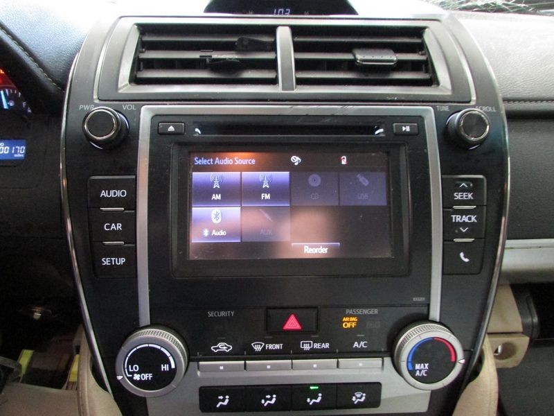 2014 Toyota Camry Radio 6.1\
